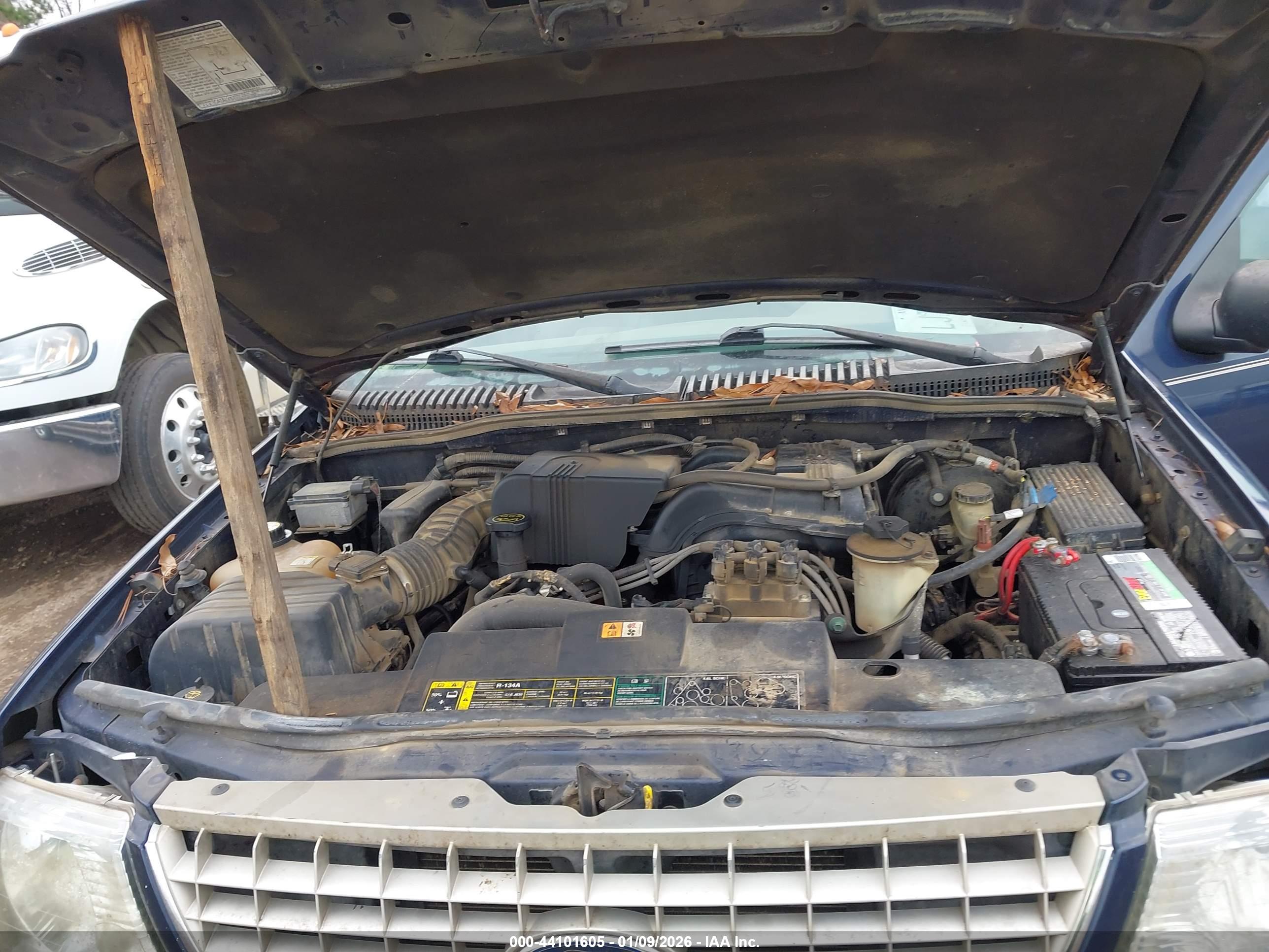 FORD EXPLORER image 10