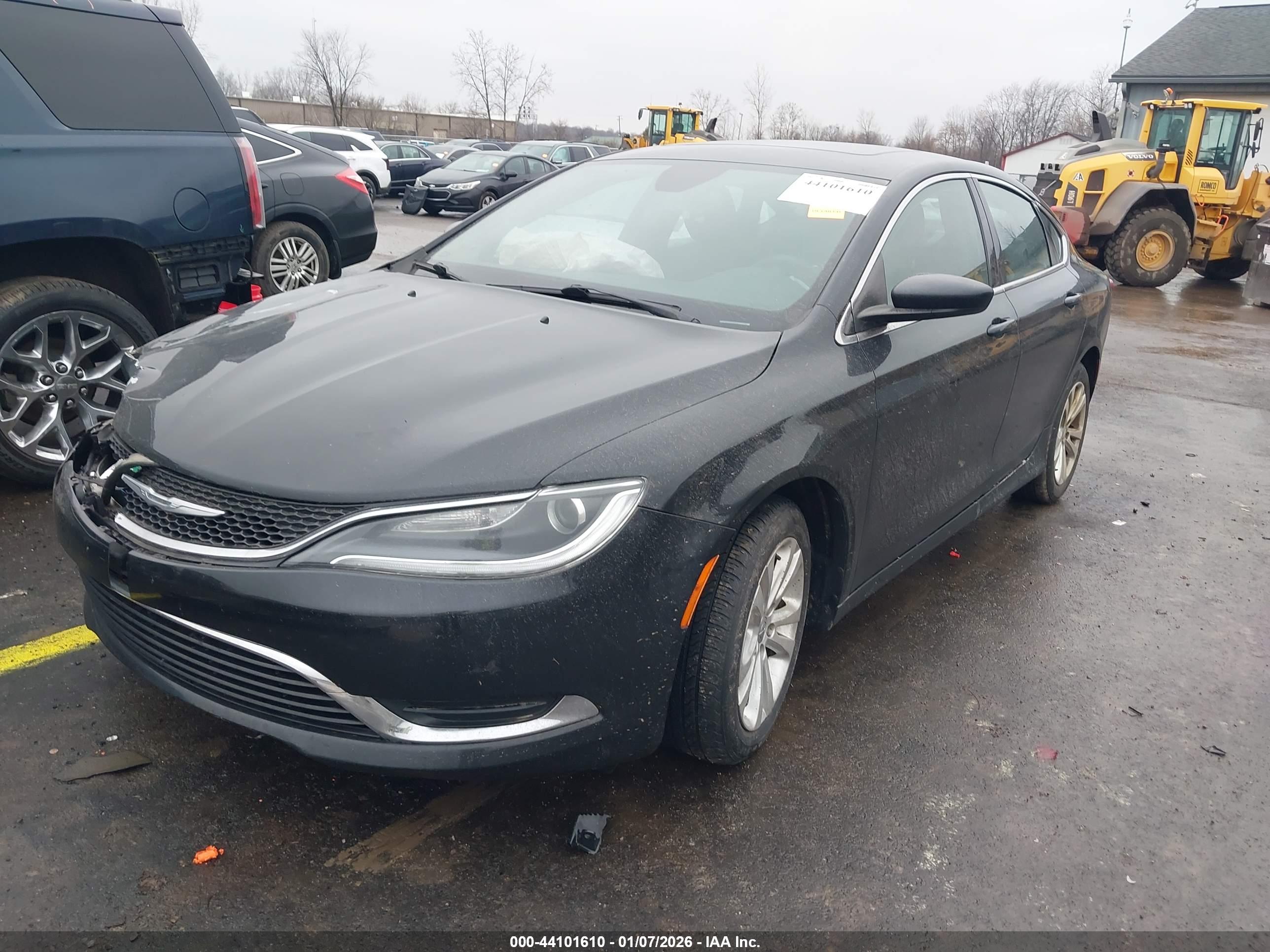 CHRYSLER 200 image 2