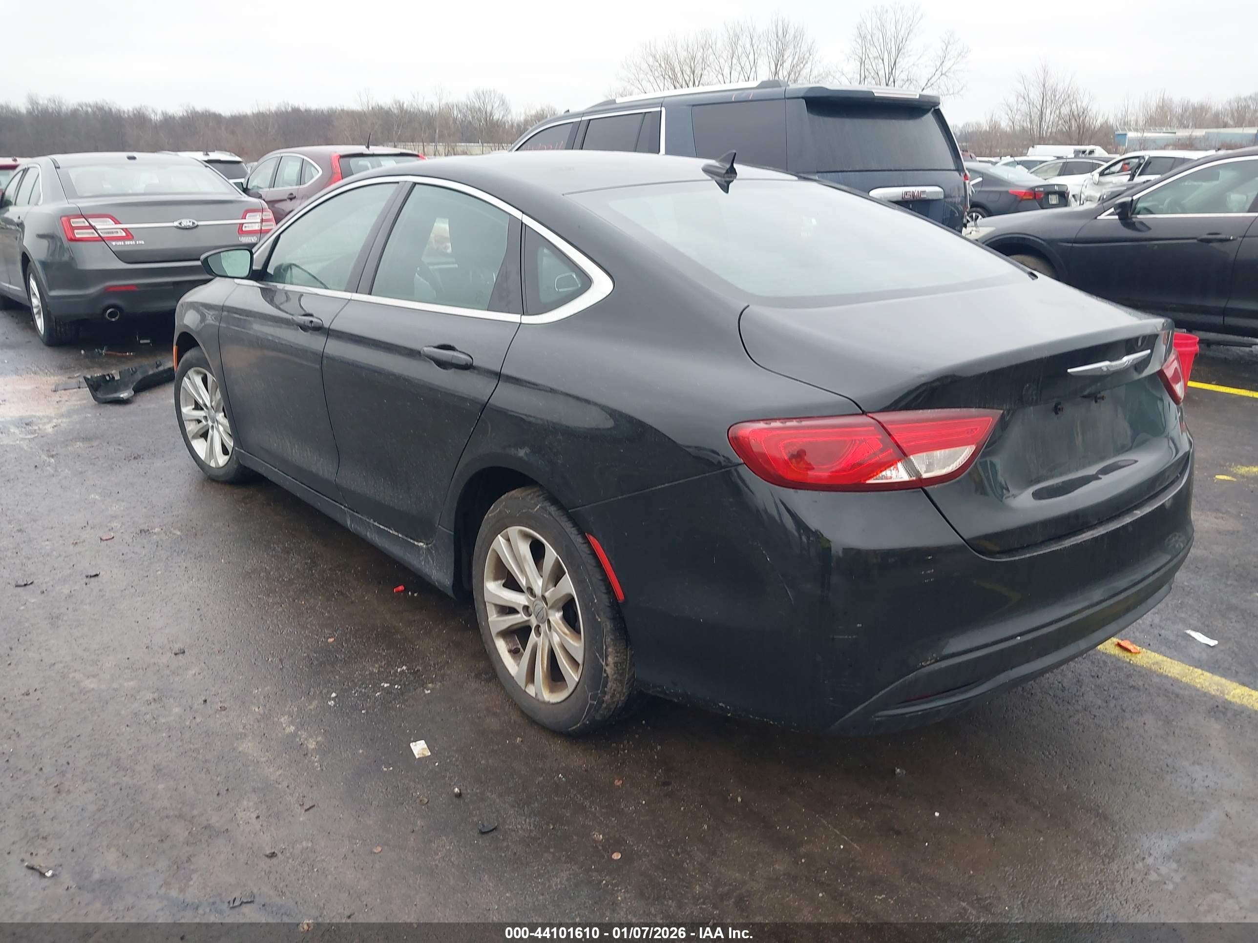 CHRYSLER 200 image 3
