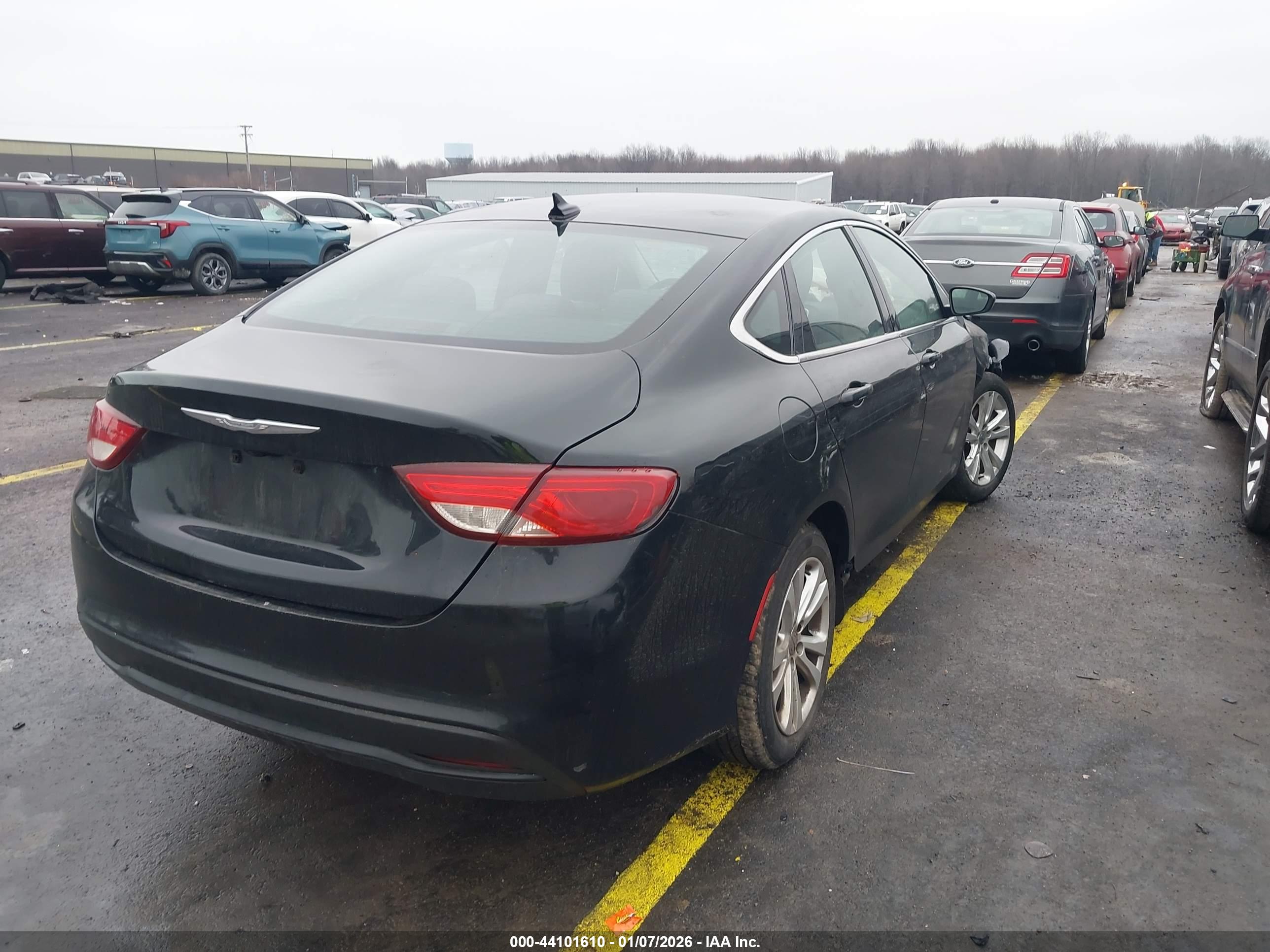 CHRYSLER 200 image 4