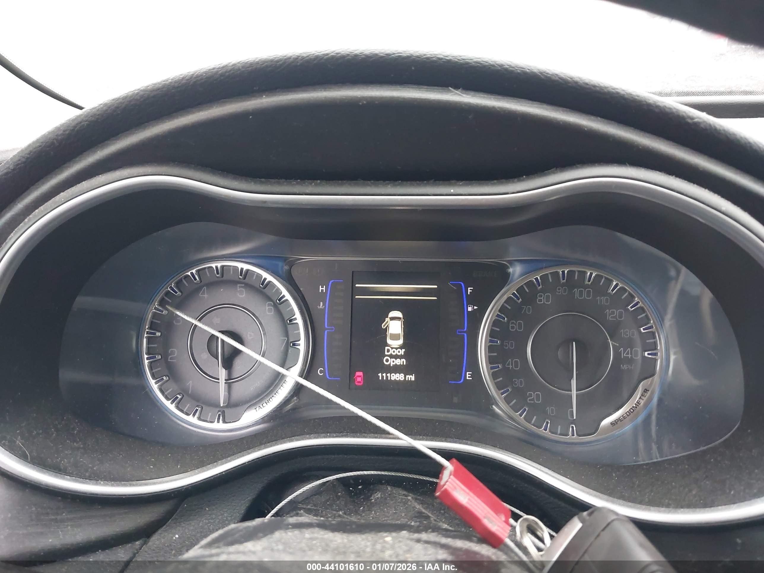 CHRYSLER 200 image 7