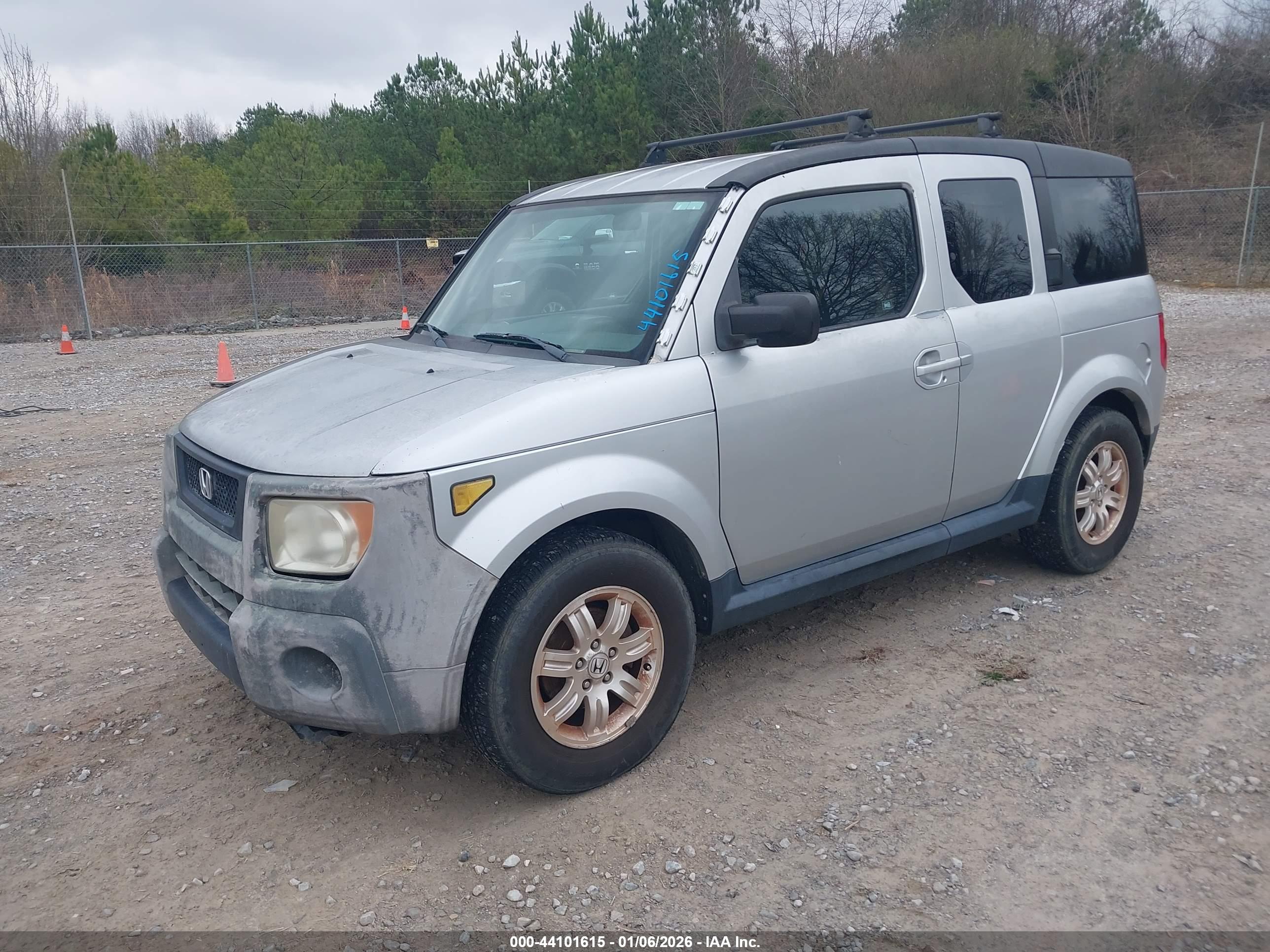 HONDA ELEMENT image 2
