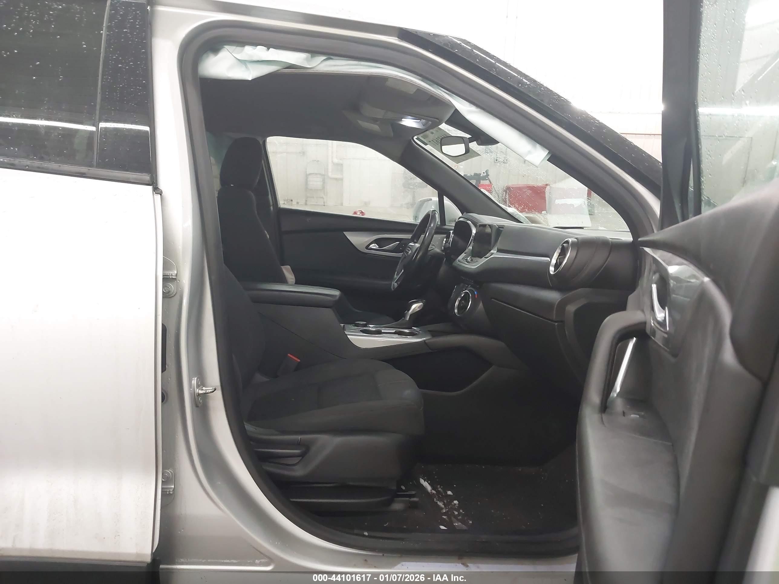 CHEVROLET BLAZER image 5