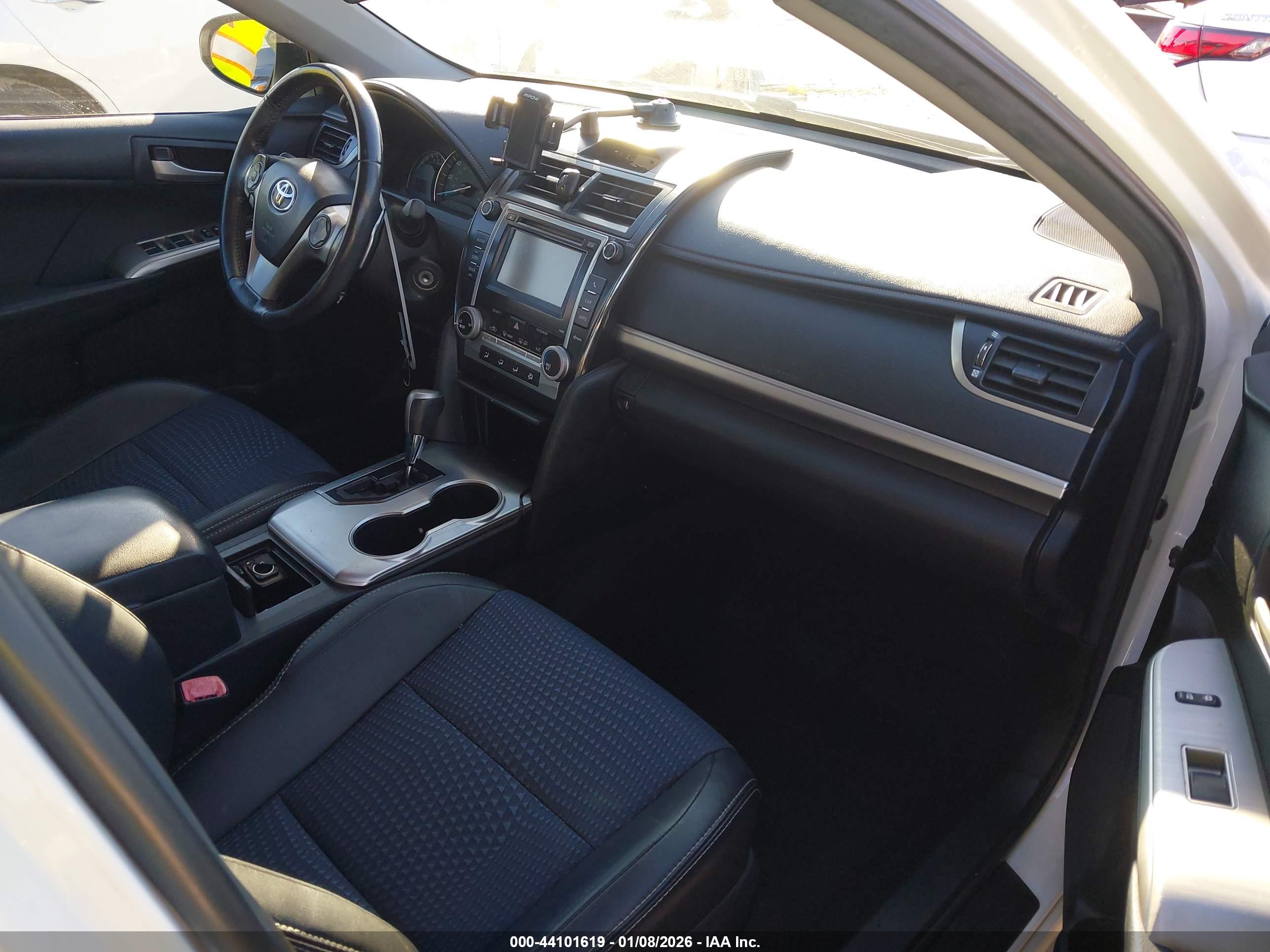 TOYOTA CAMRY image 5