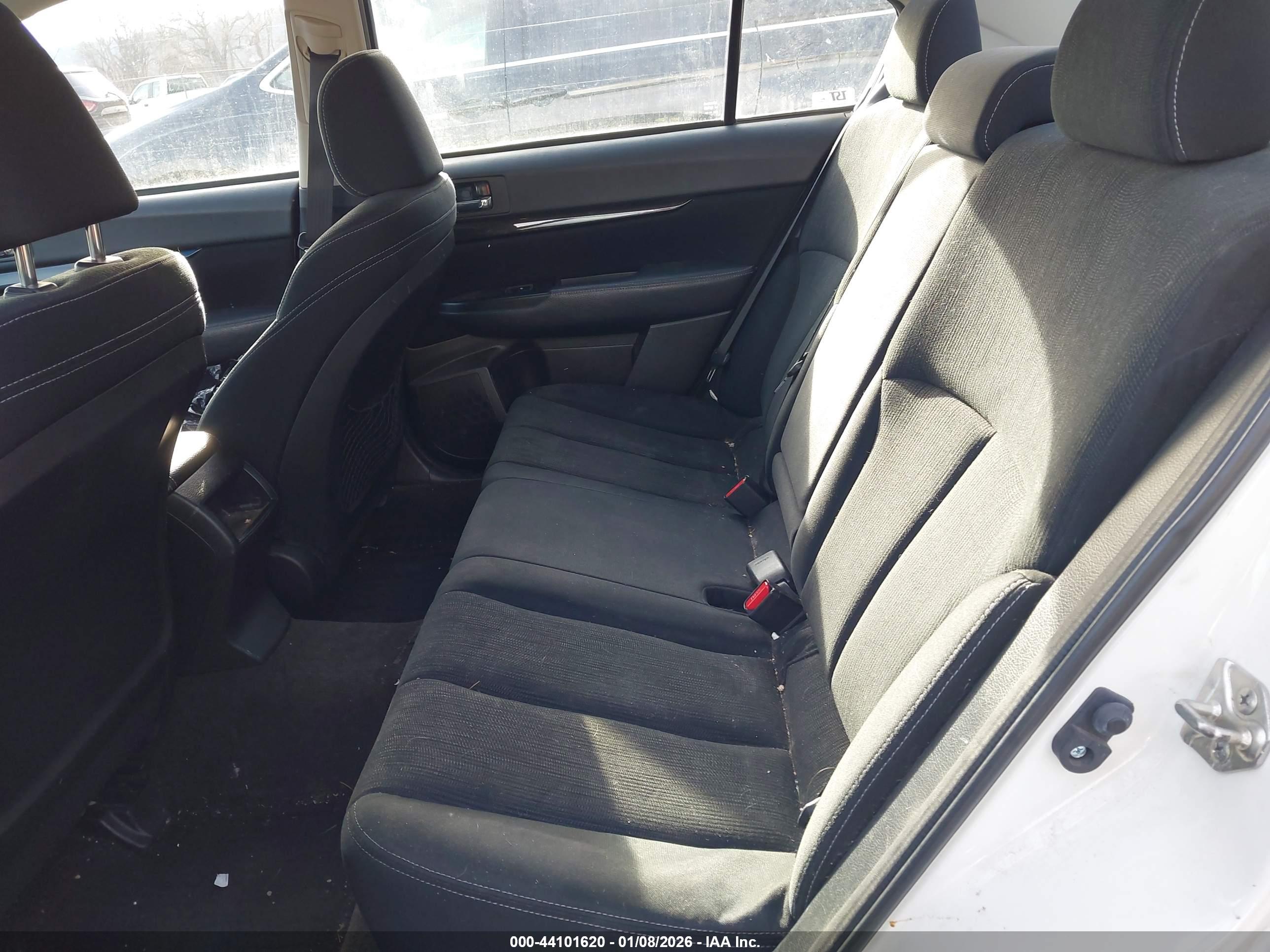 SUBARU LEGACY image 8