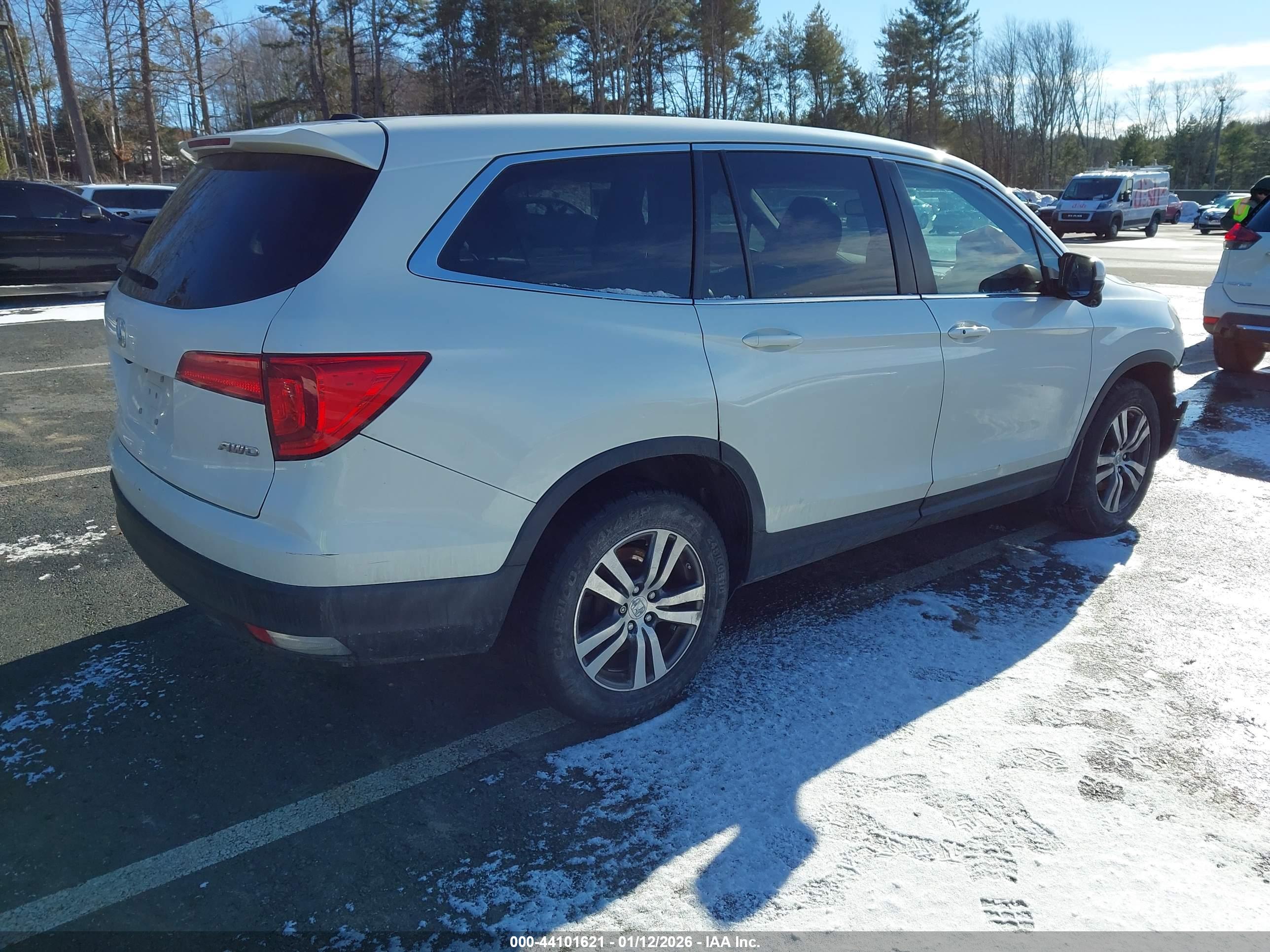 HONDA PILOT image 4
