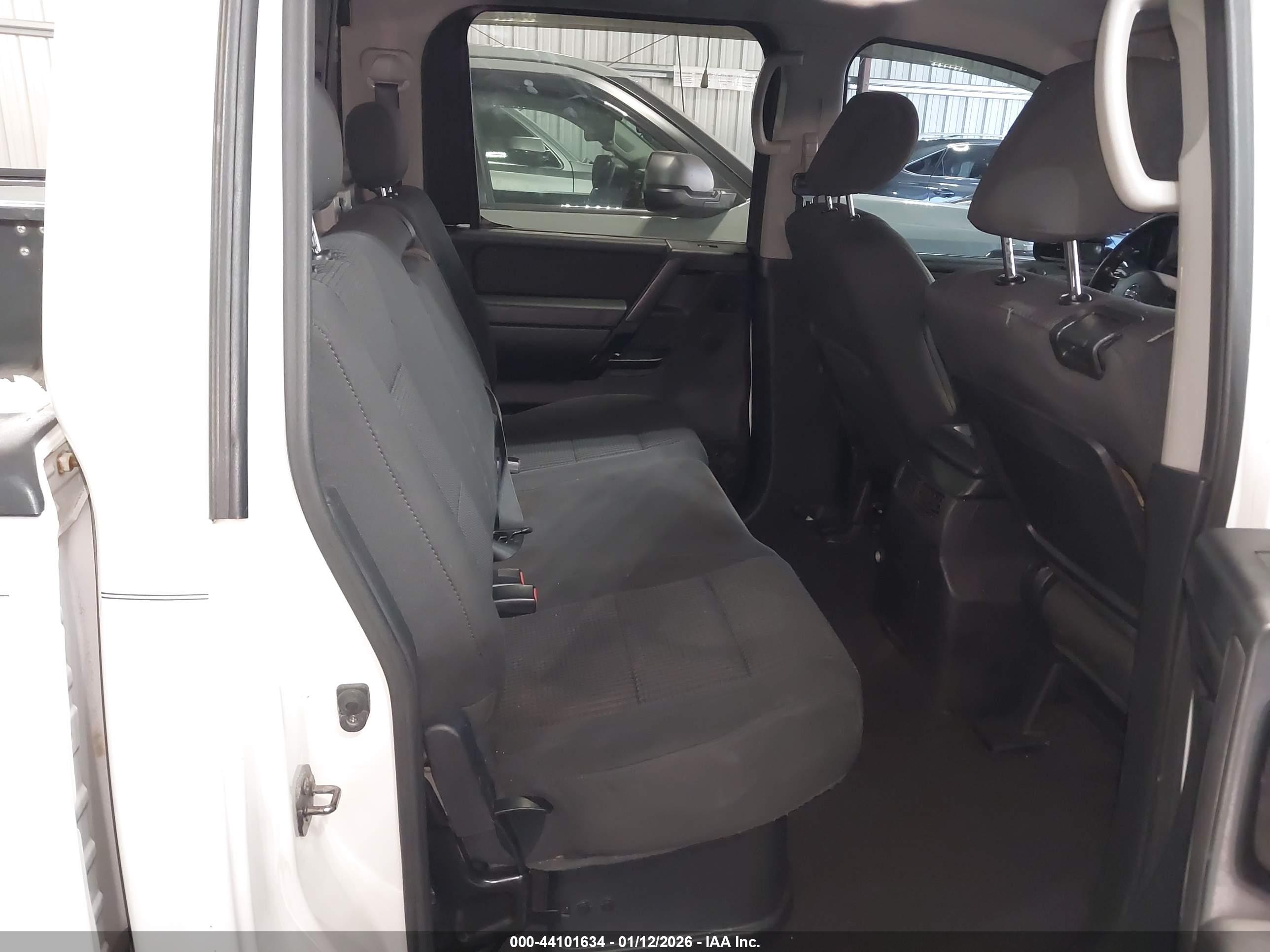 NISSAN TITAN image 8