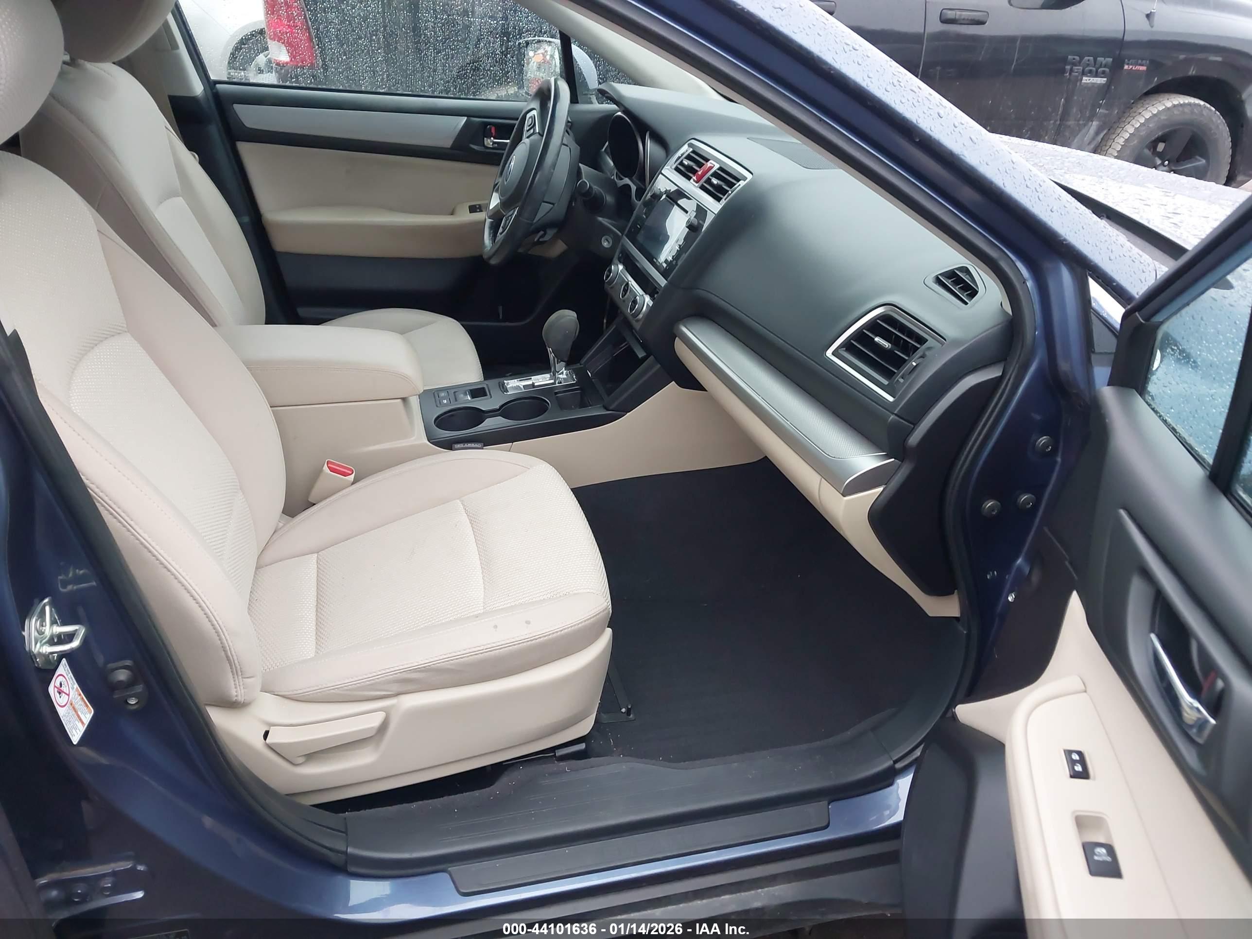 SUBARU OUTBACK image 5