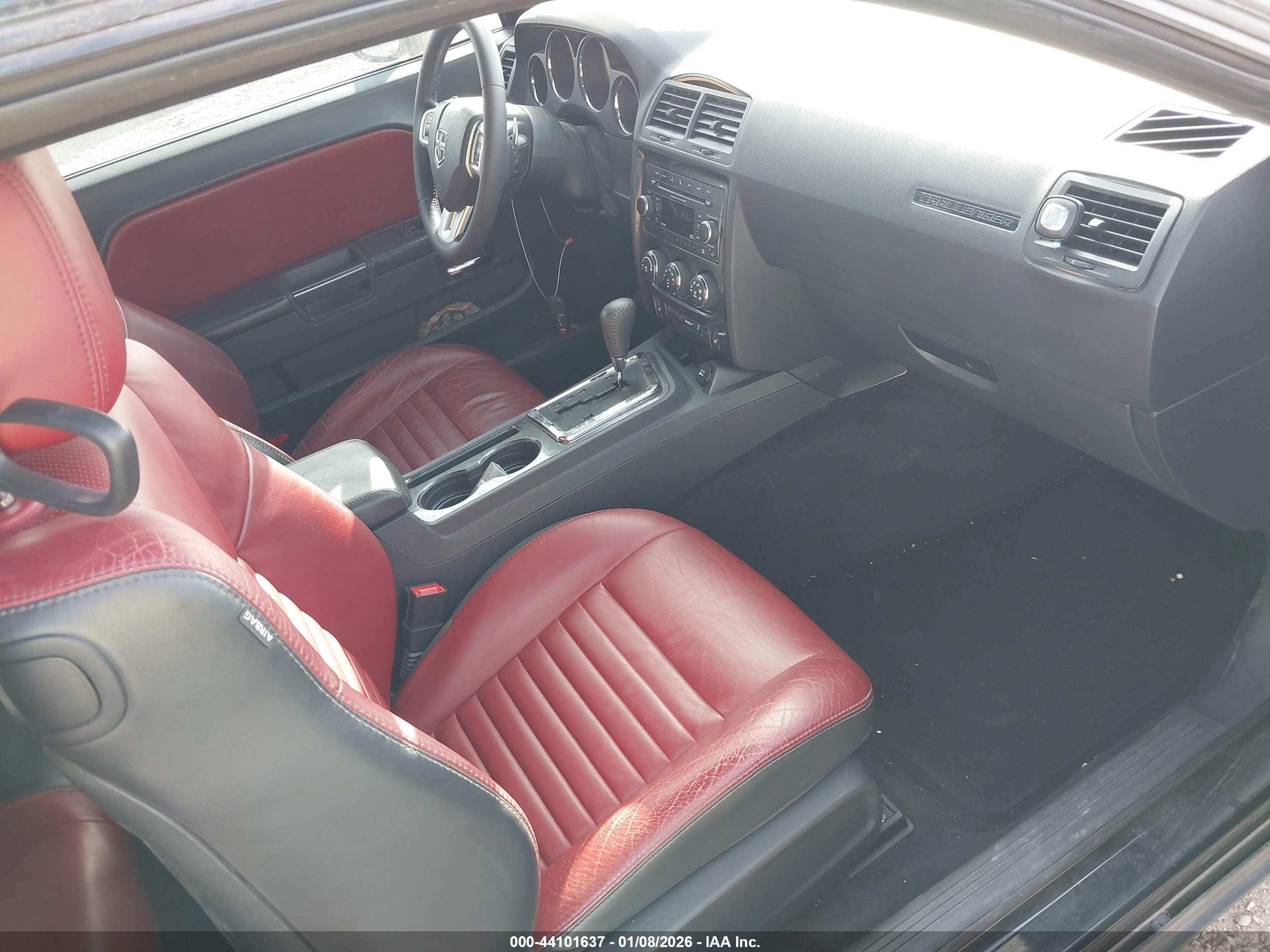 DODGE CHALLENGER image 5