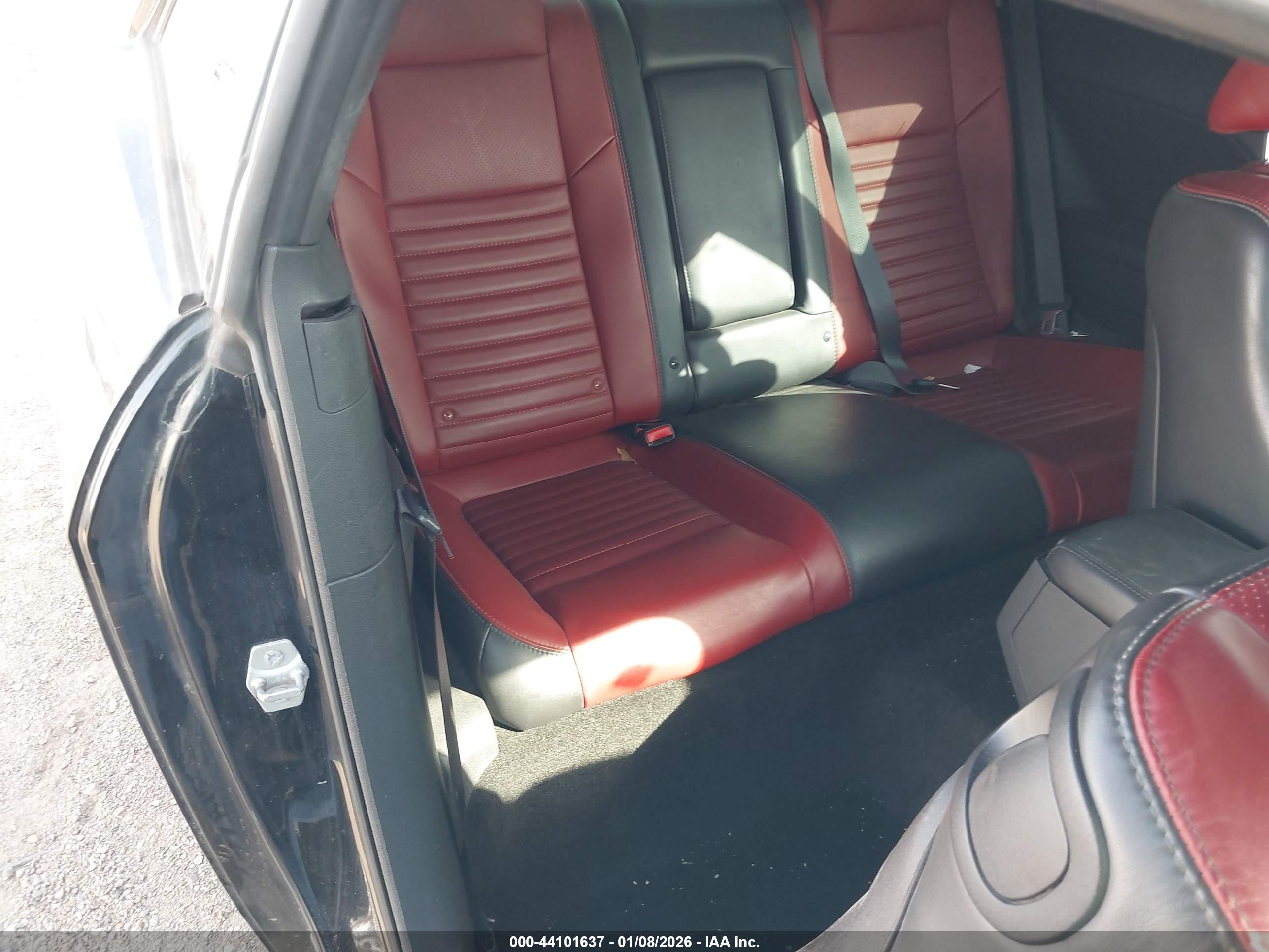DODGE CHALLENGER image 8