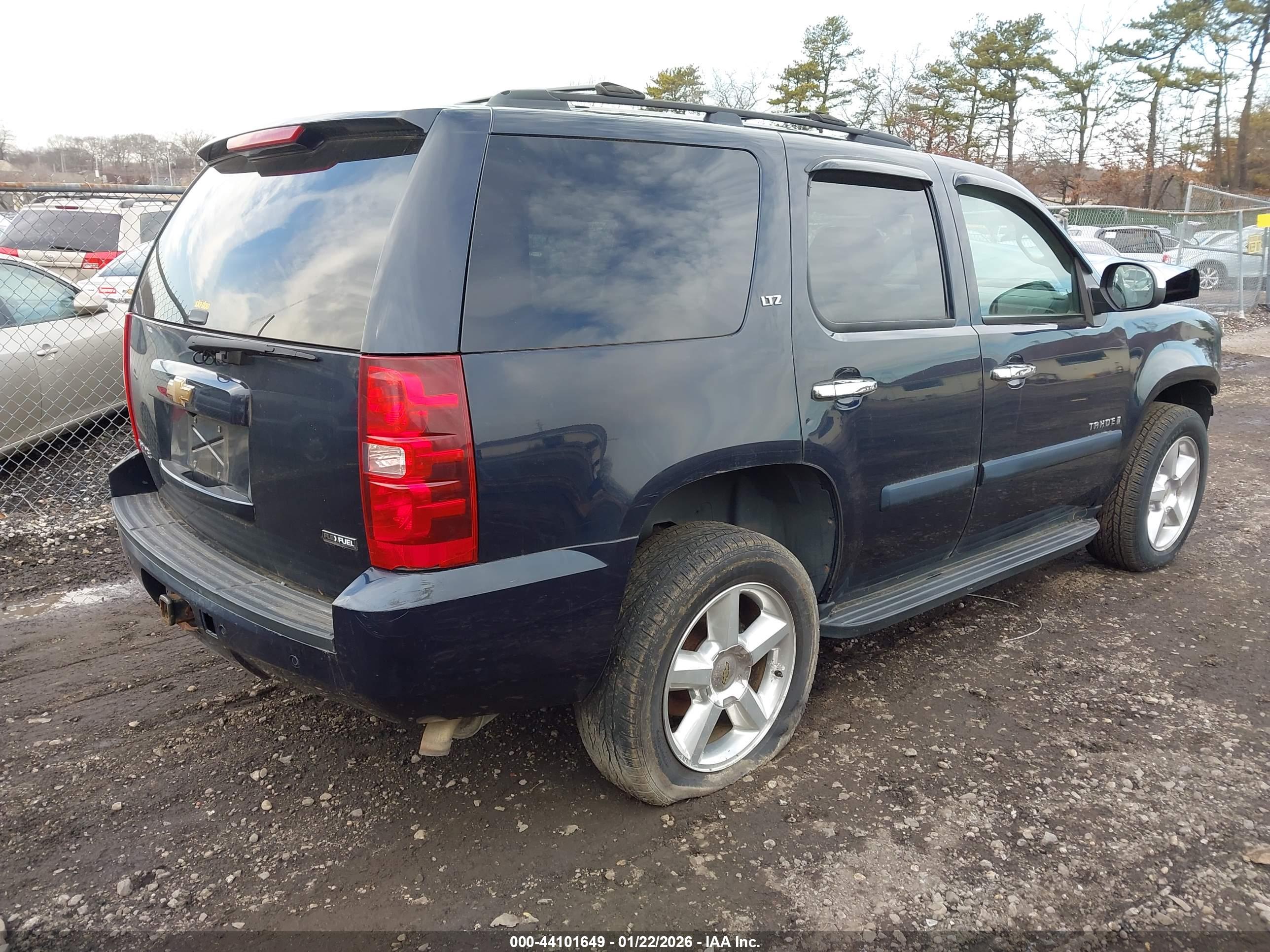 CHEVROLET TAHOE image 4