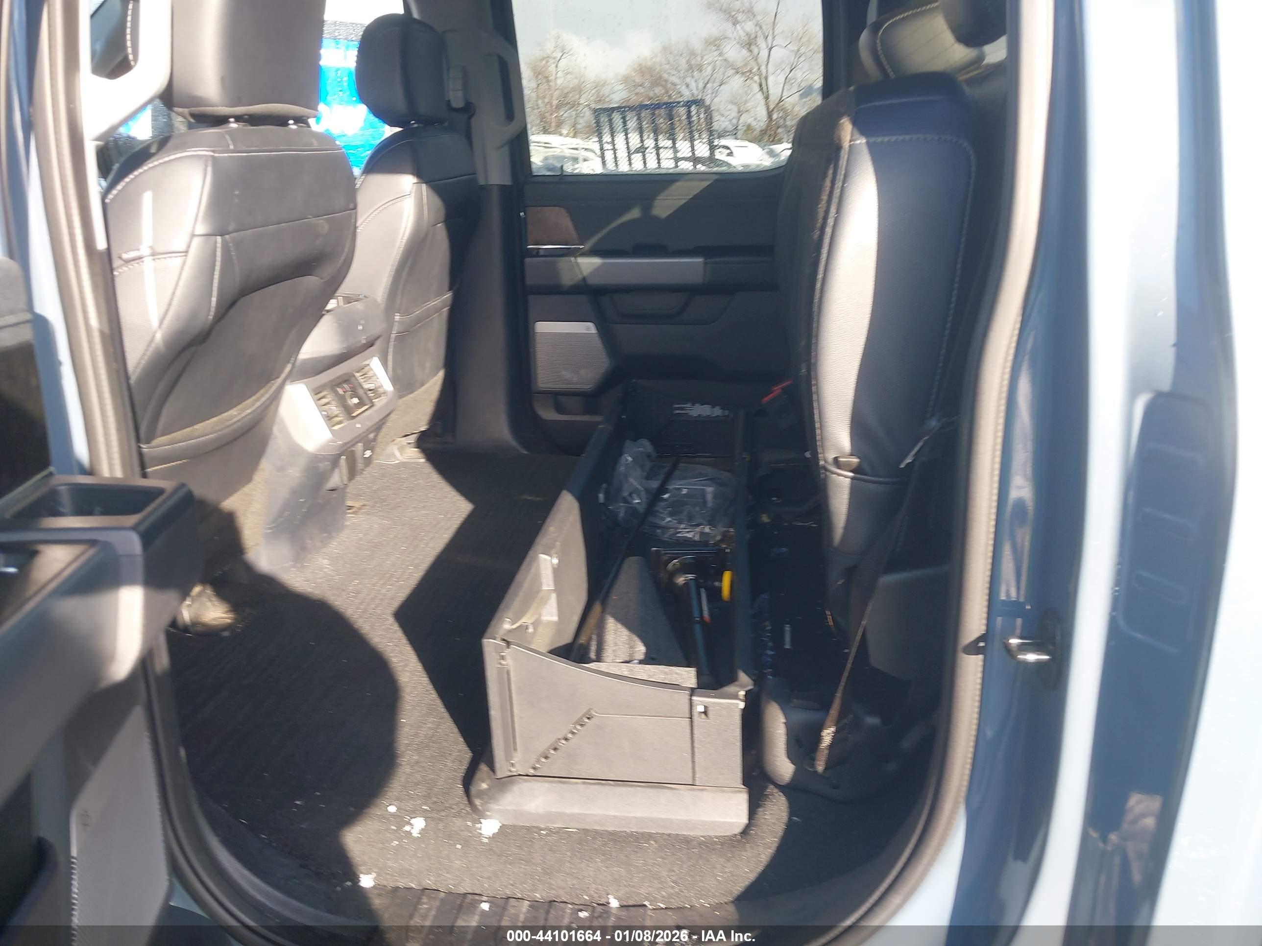 FORD SUPER image 7