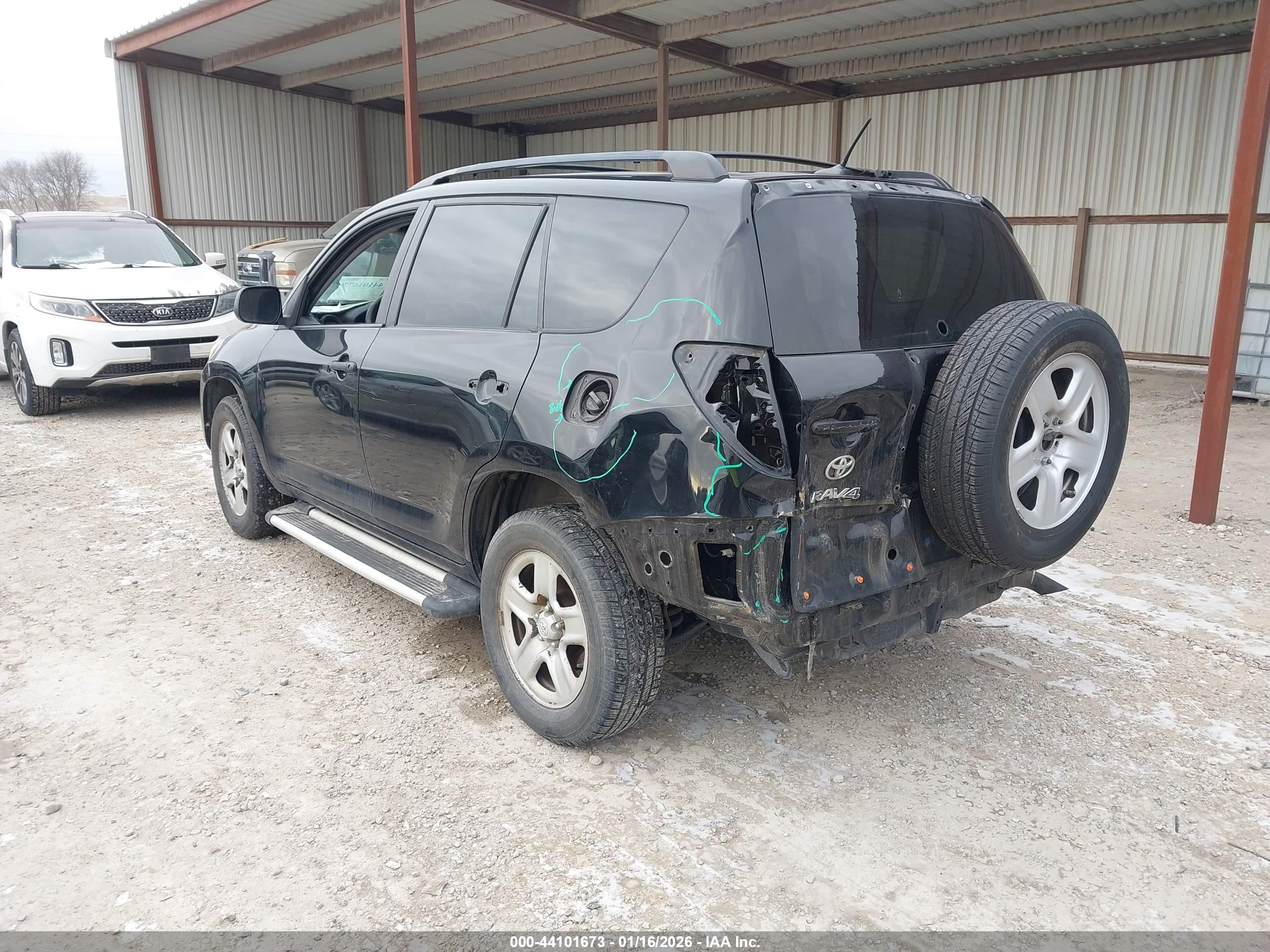TOYOTA RAV4 image 3