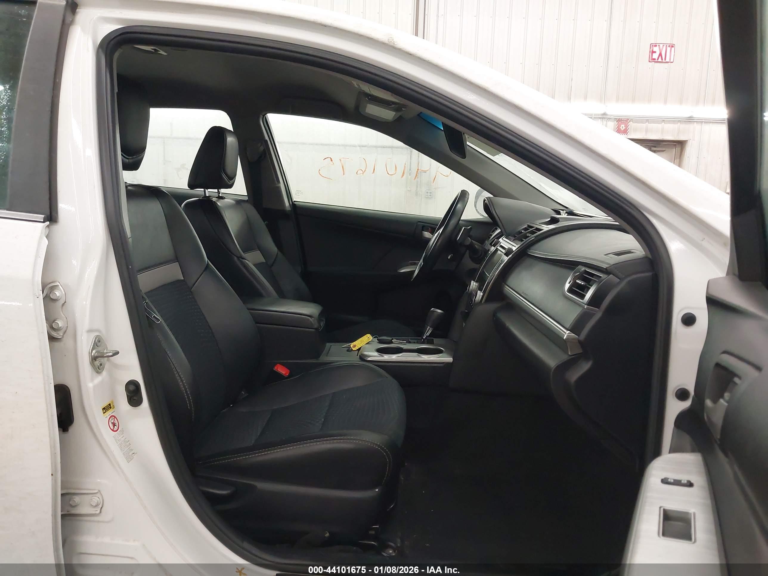 TOYOTA CAMRY image 5