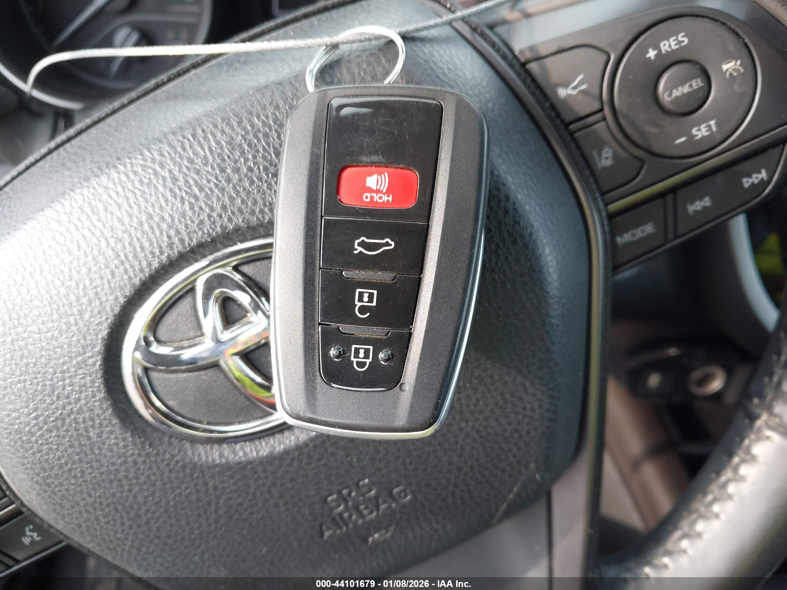 TOYOTA CAMRY image 11