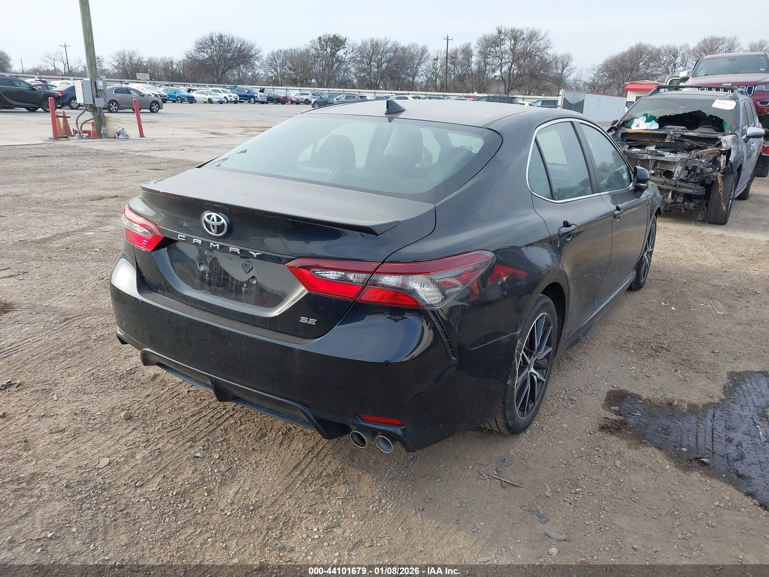TOYOTA CAMRY image 4