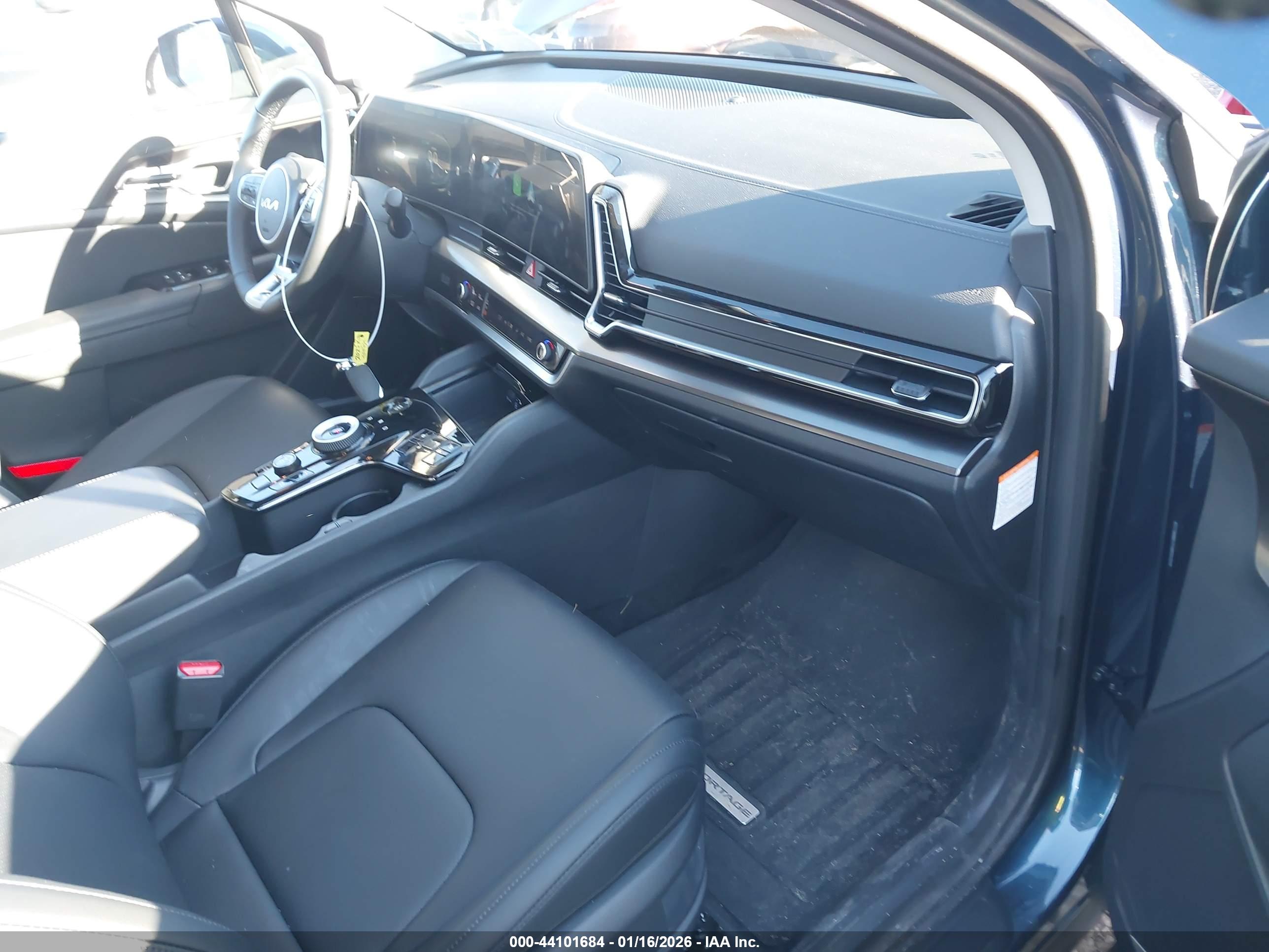 KIA SPORTAGE image 5