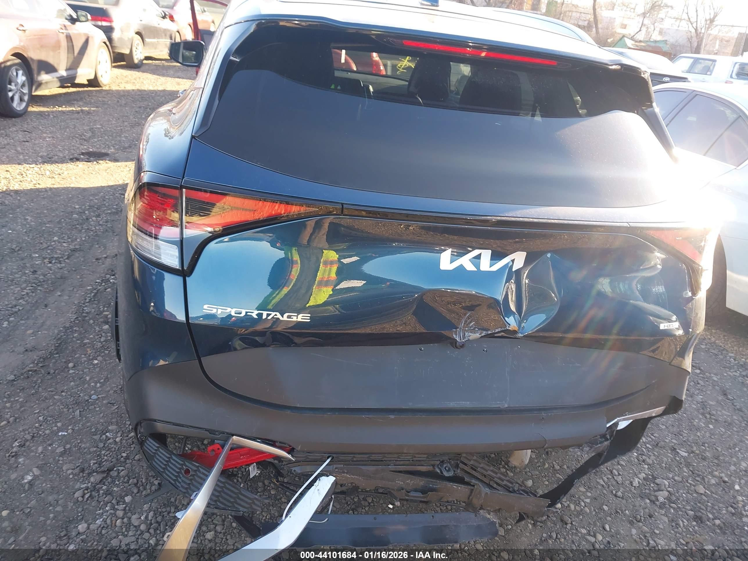 KIA SPORTAGE image 6