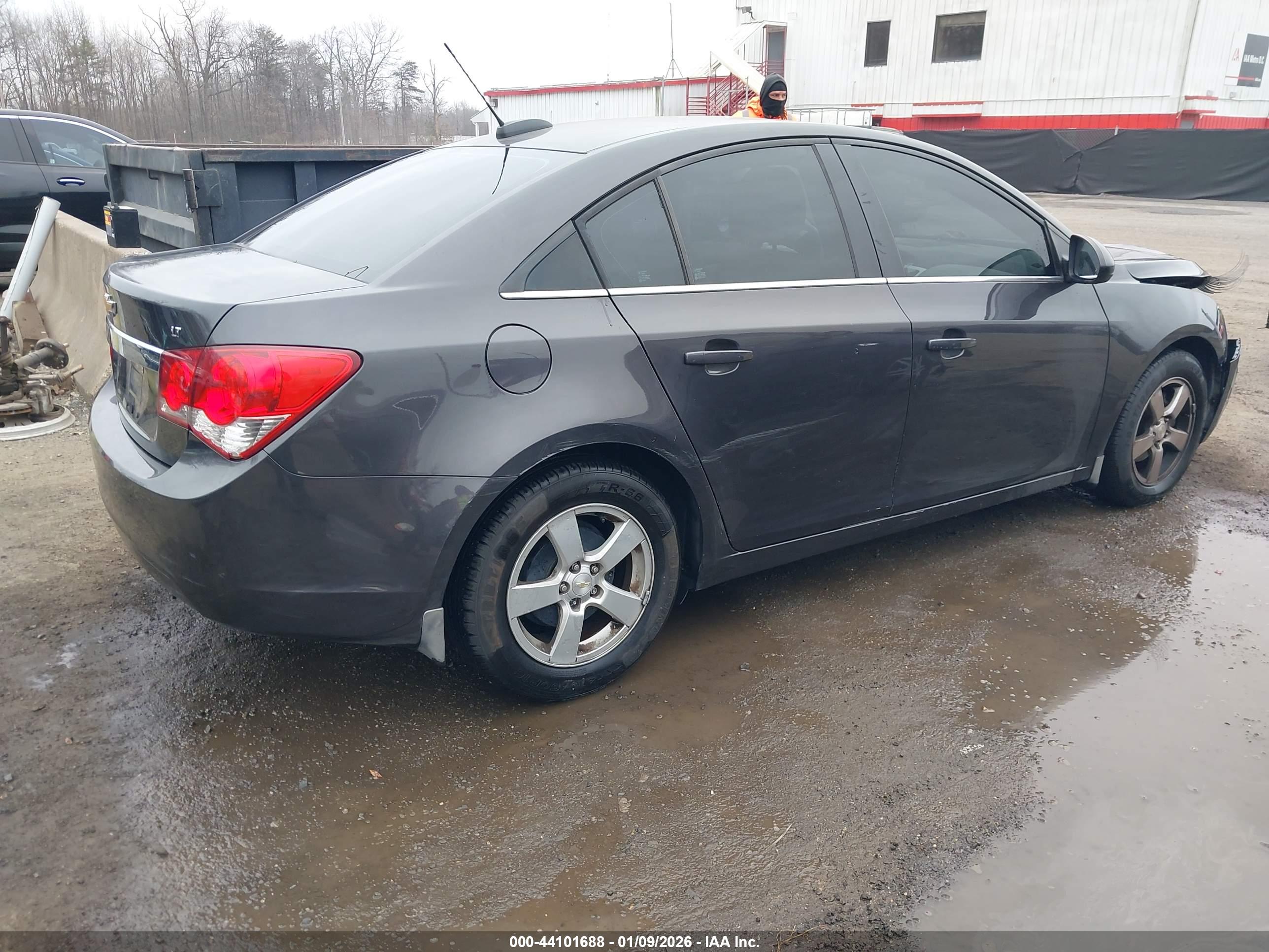 CHEVROLET CRUZE image 4