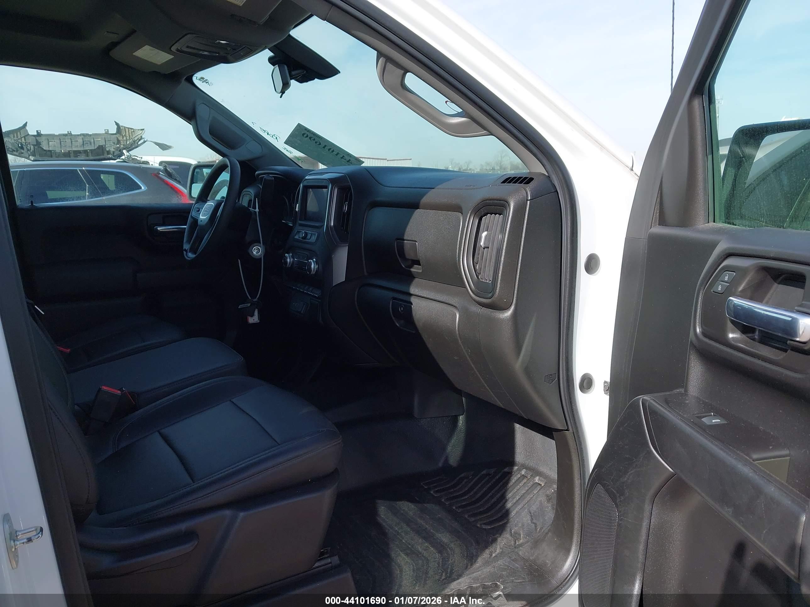 GMC SIERRA image 5