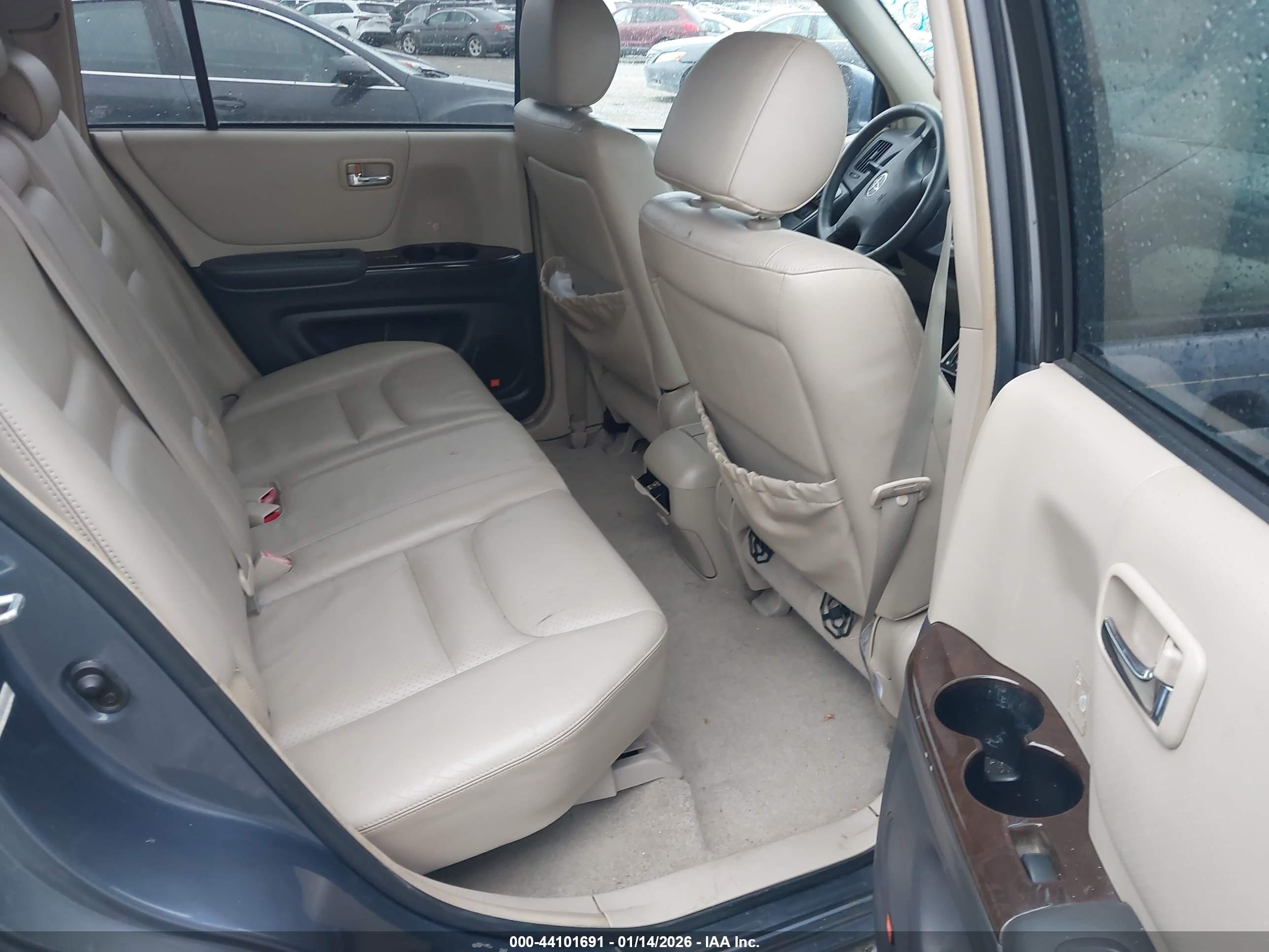 TOYOTA HIGHLANDER image 8