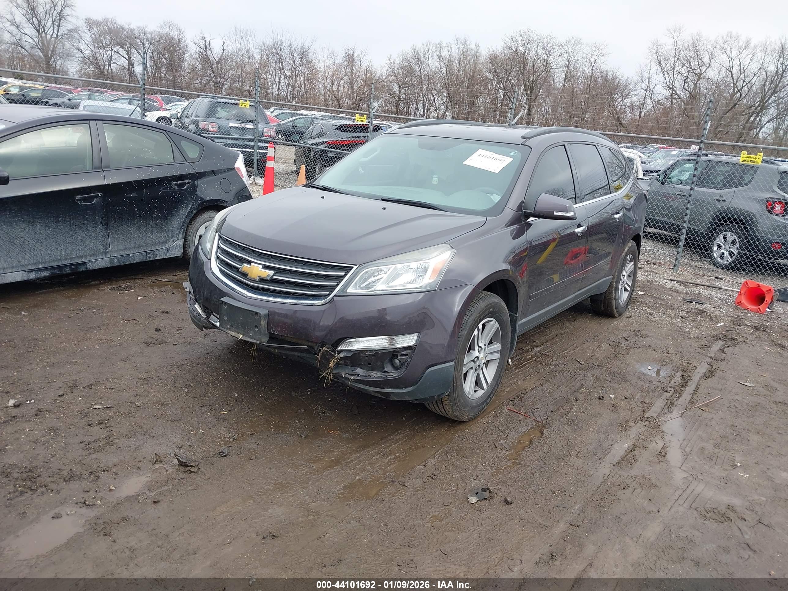 CHEVROLET TRAVERSE image 2
