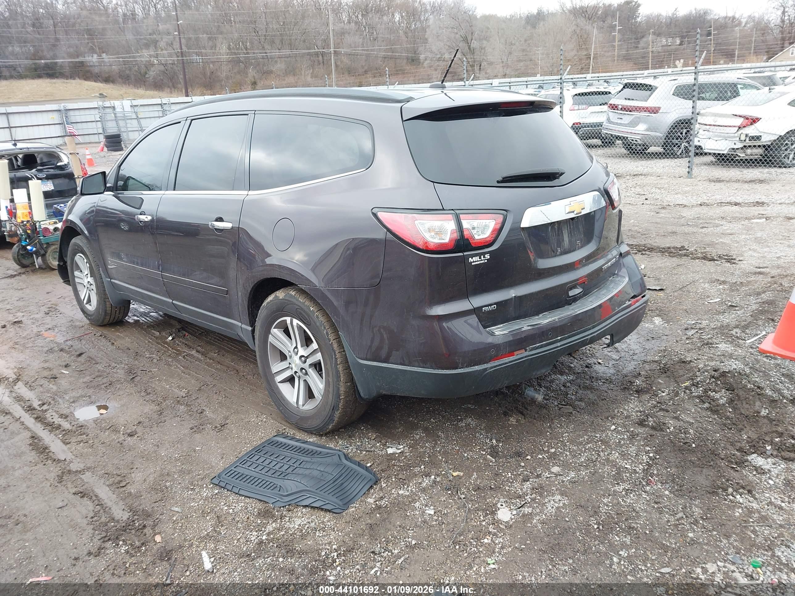 CHEVROLET TRAVERSE image 3