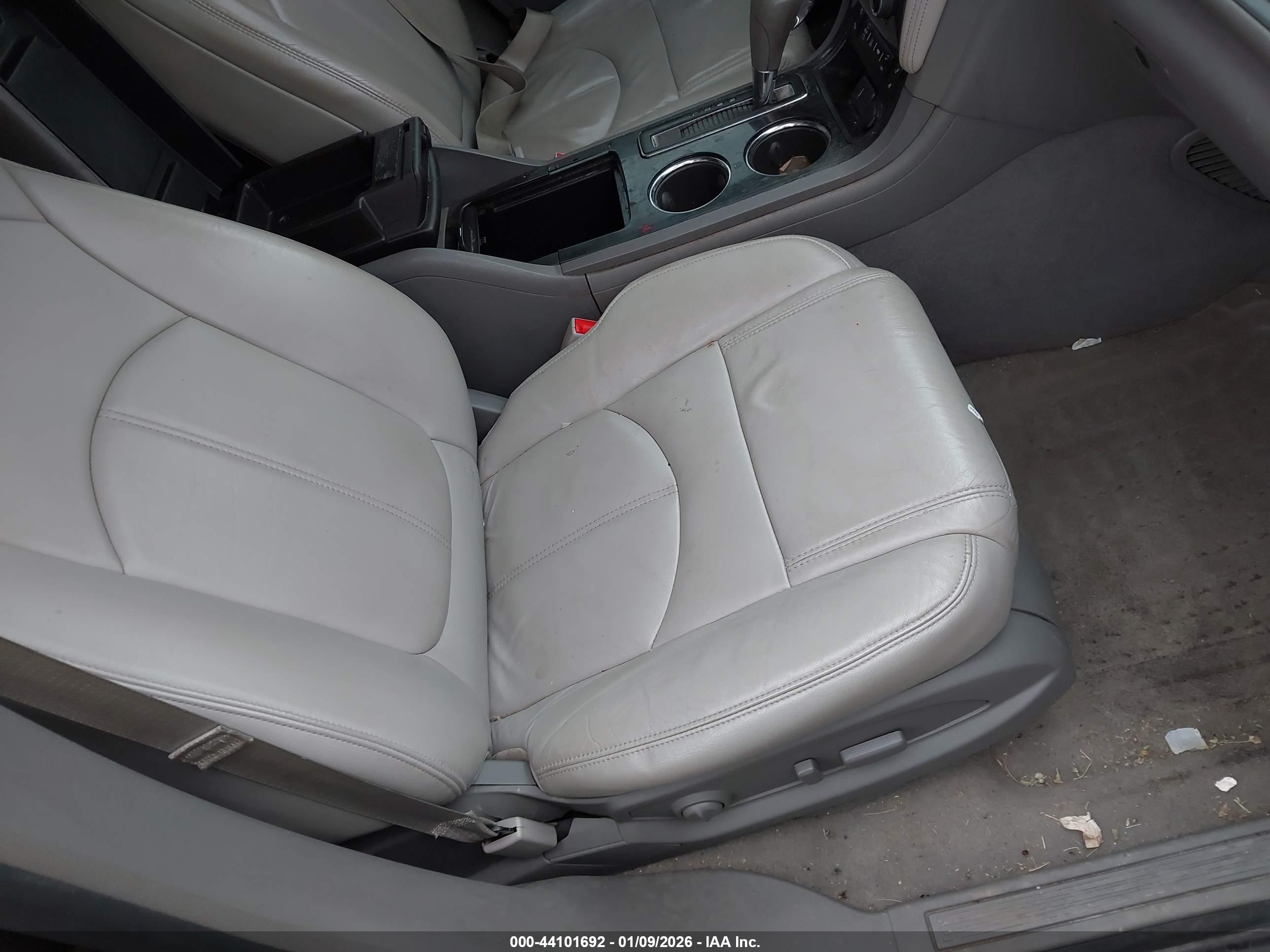 CHEVROLET TRAVERSE image 5