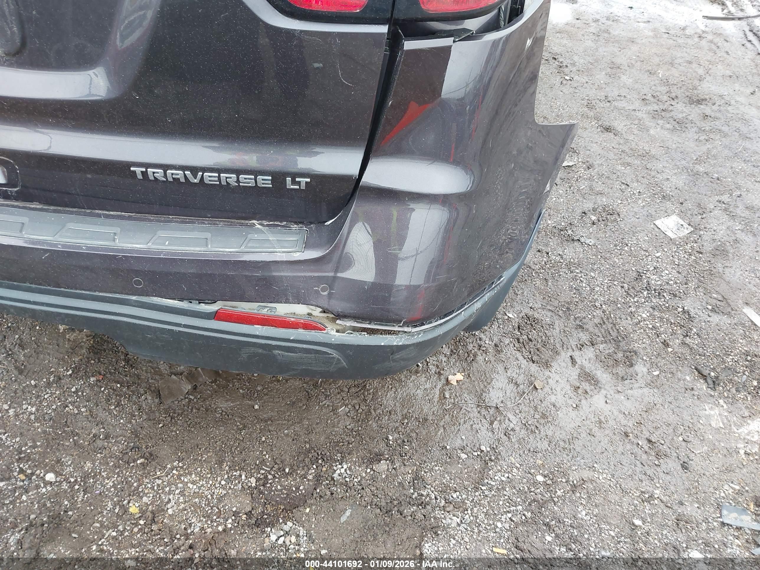 CHEVROLET TRAVERSE image 6