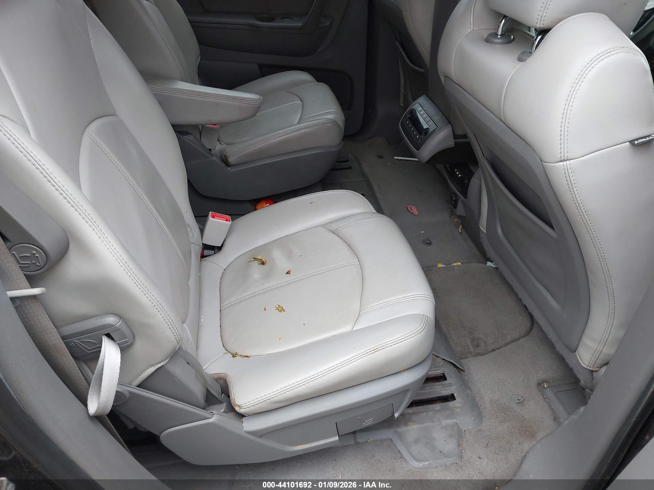 CHEVROLET TRAVERSE image 8