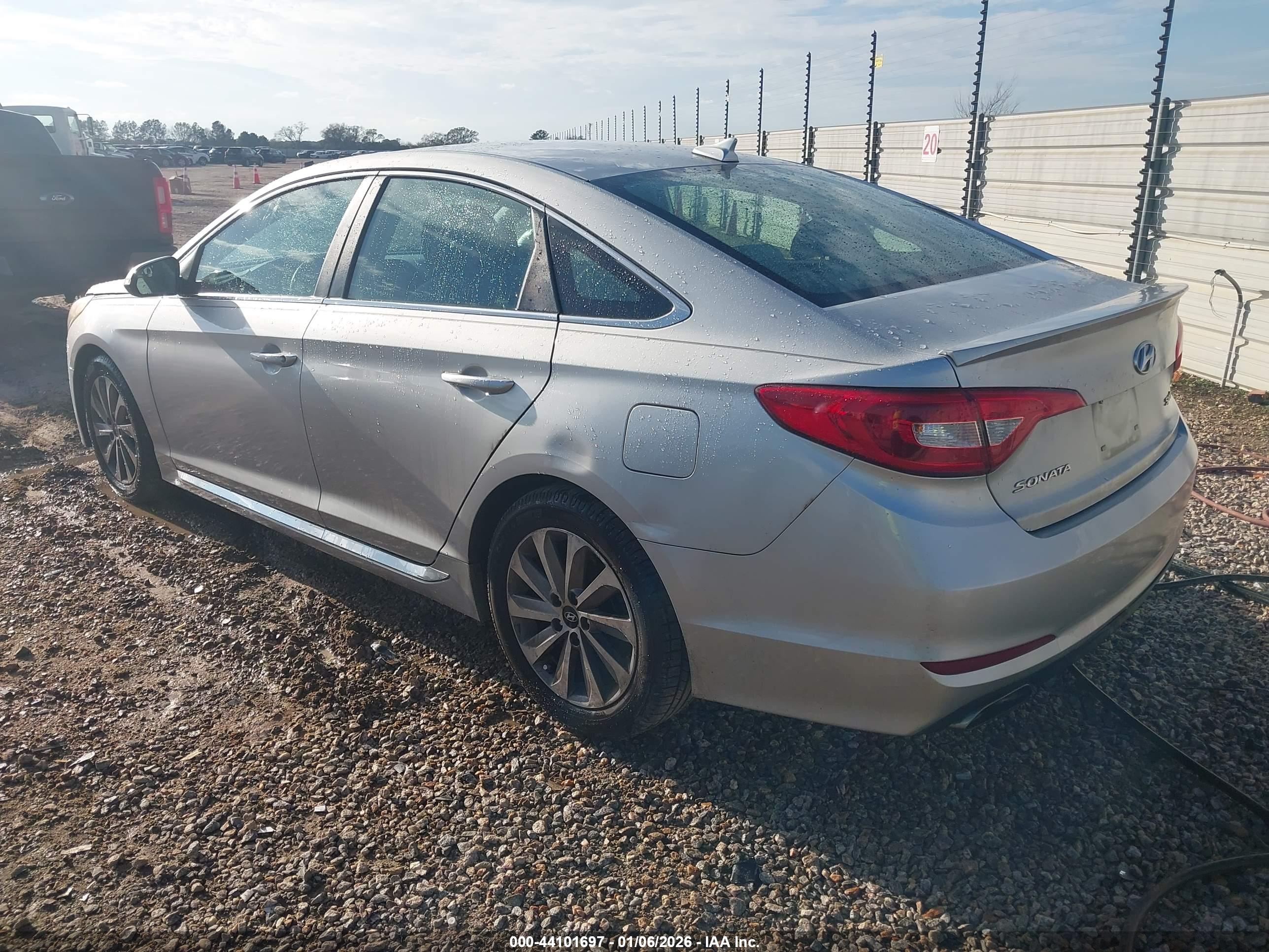 HYUNDAI SONATA image 3