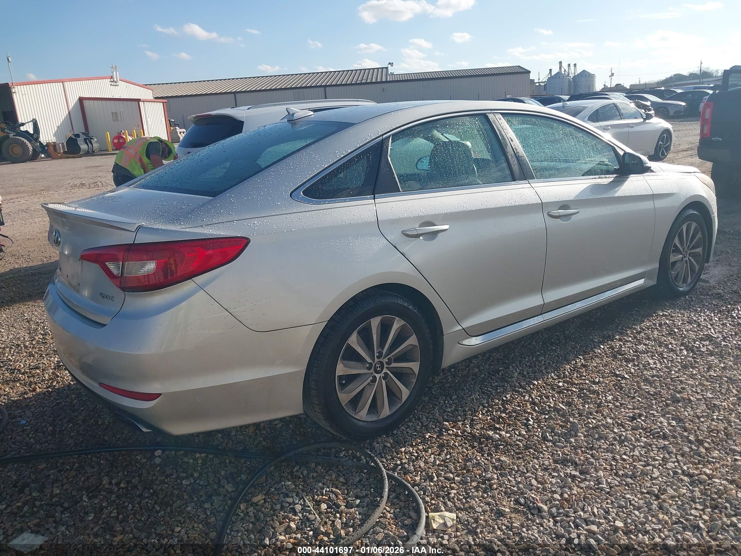 HYUNDAI SONATA image 4