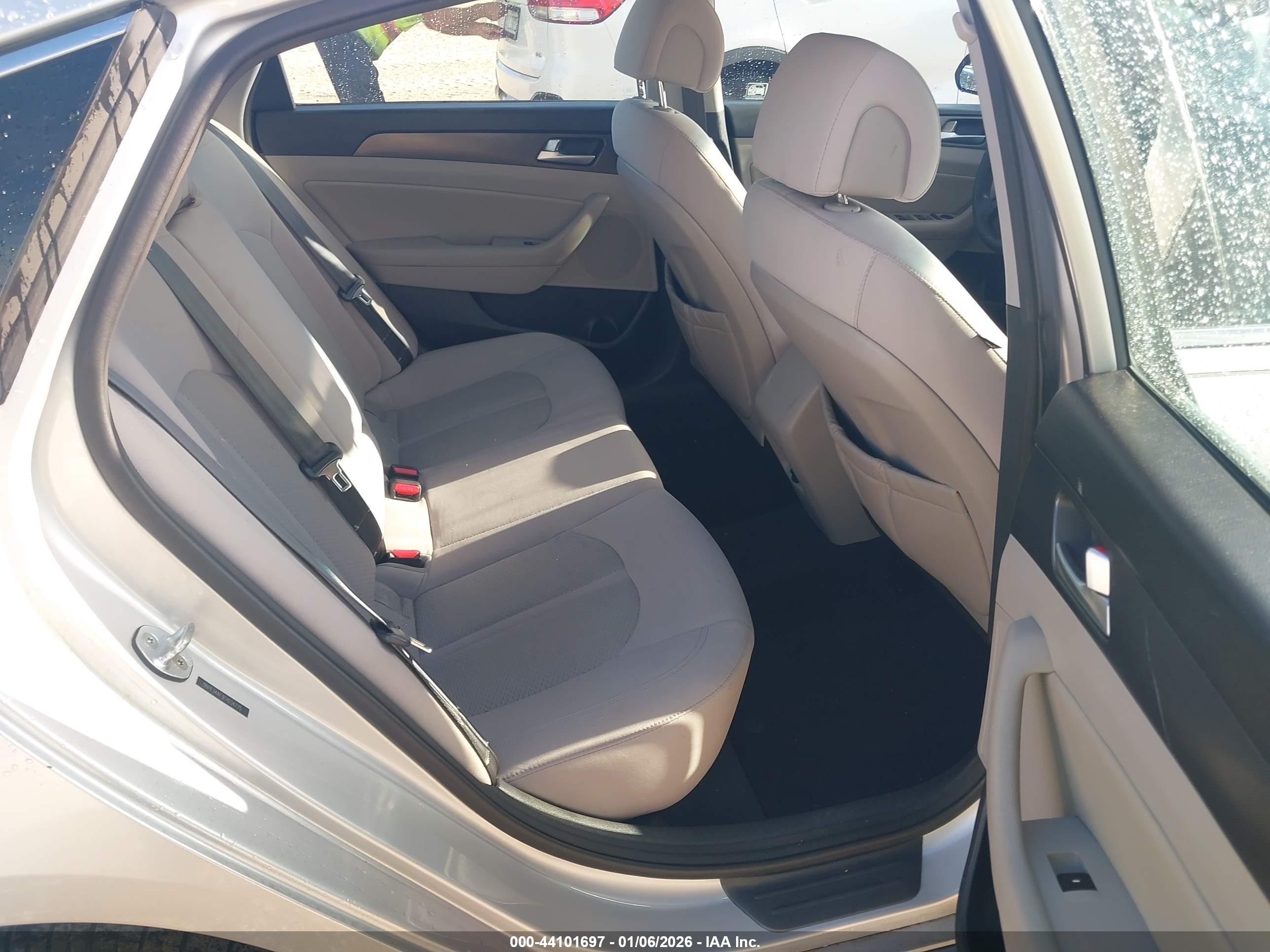 HYUNDAI SONATA image 8
