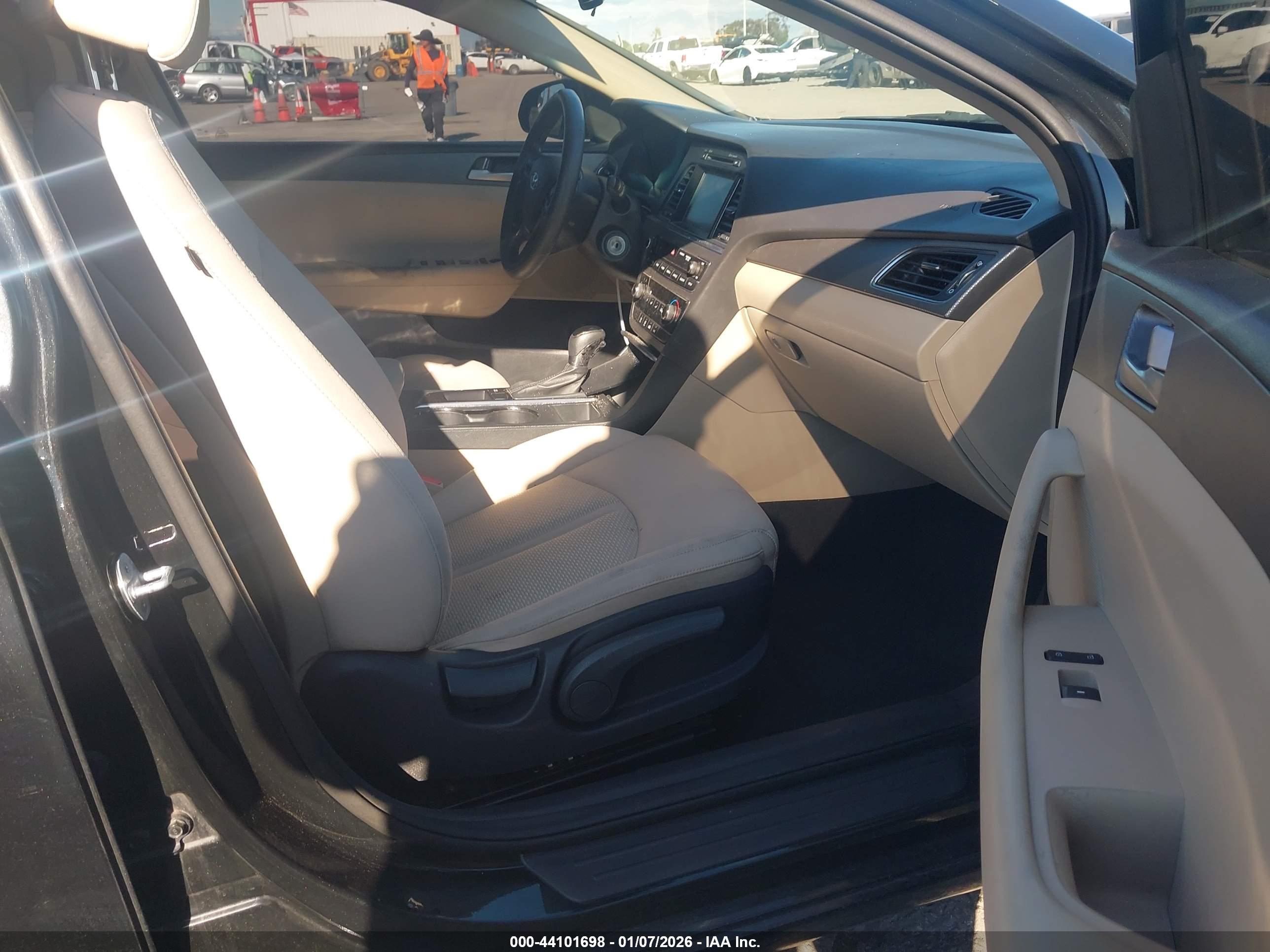 HYUNDAI SONATA image 5