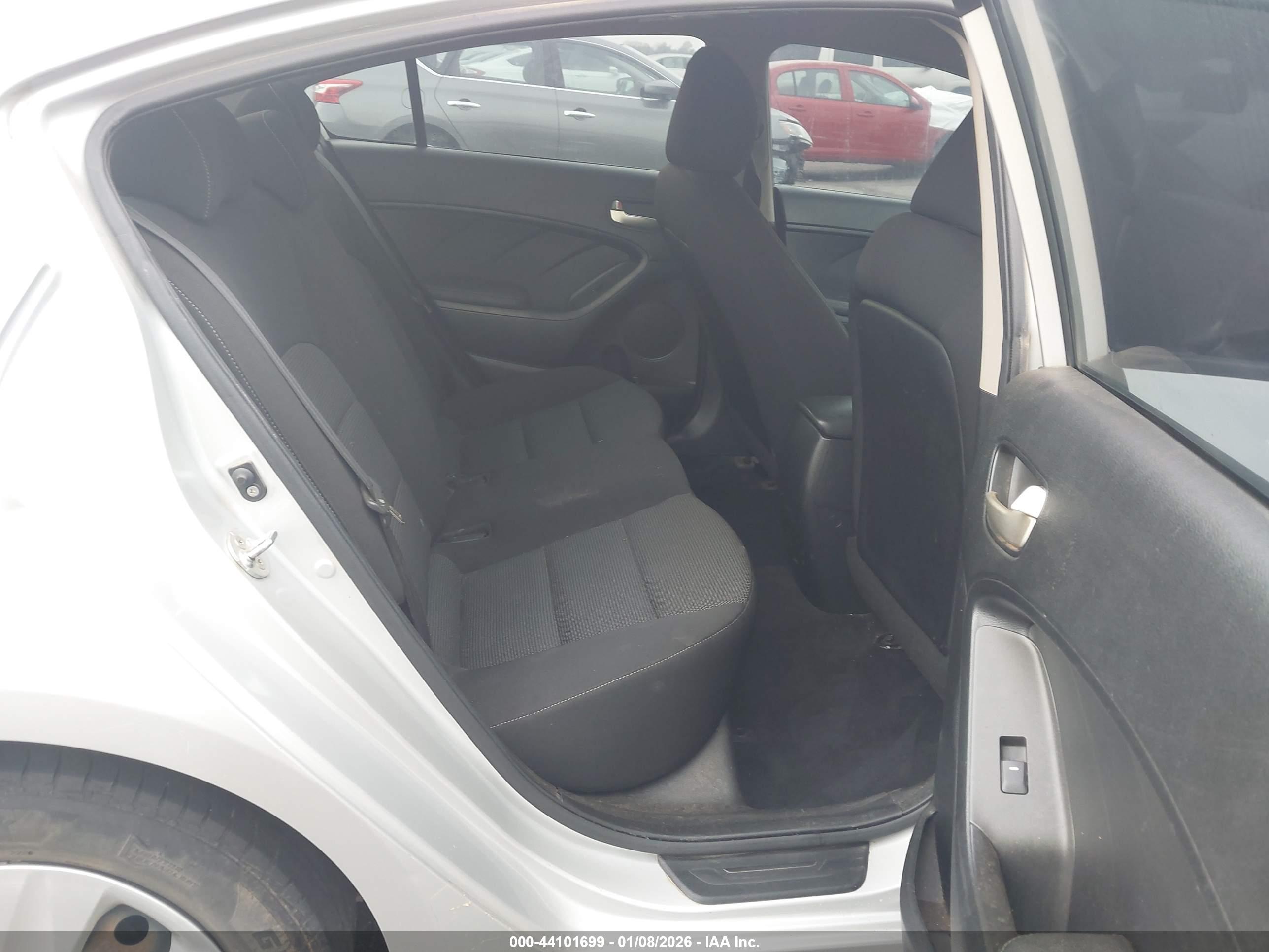 KIA FORTE image 8