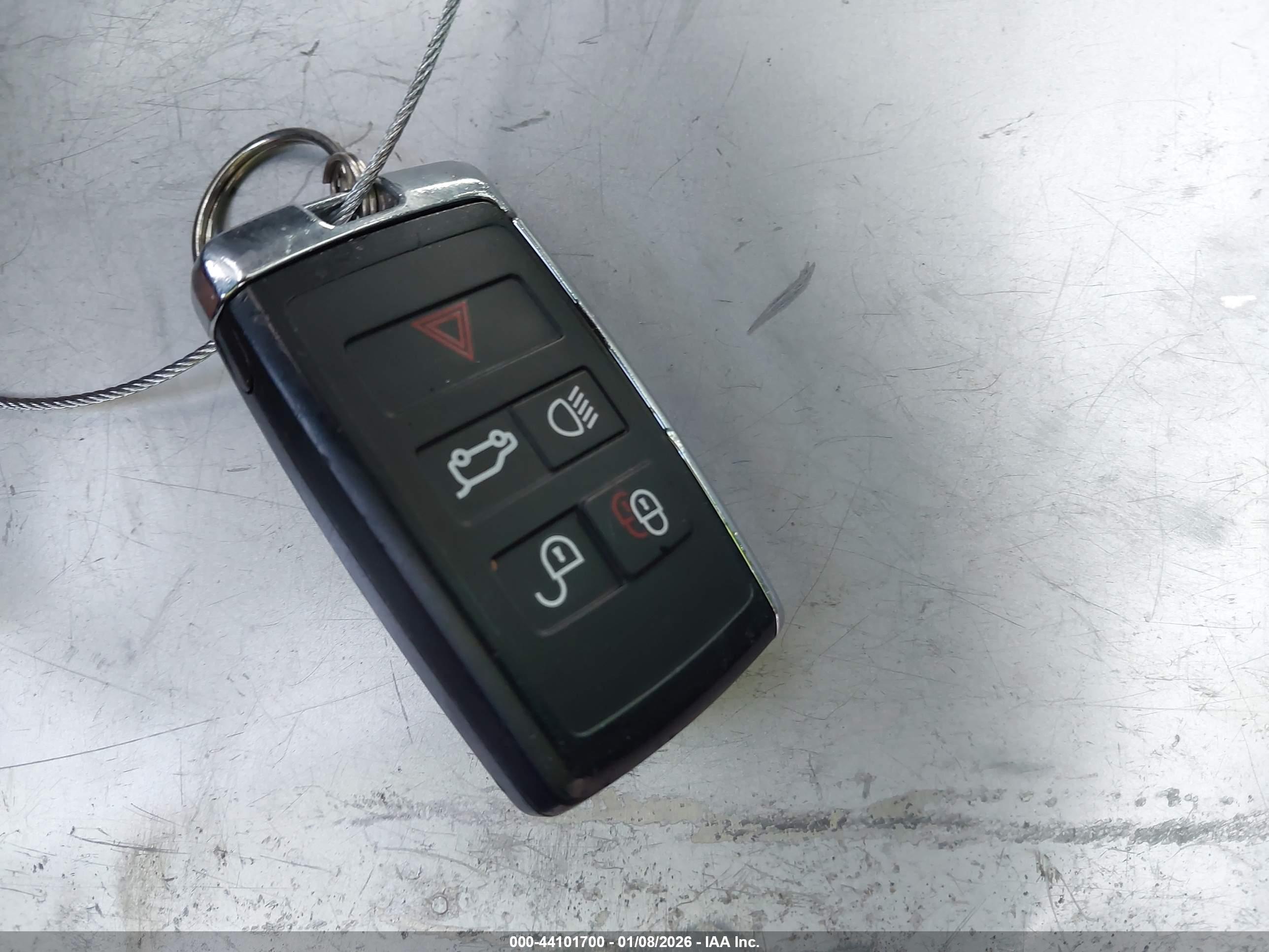 LAND ROVER image 11