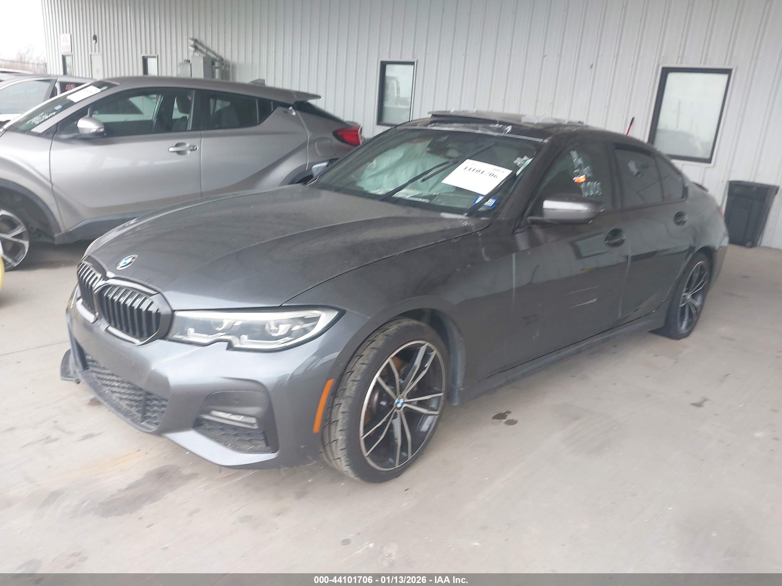 BMW 330I image 2