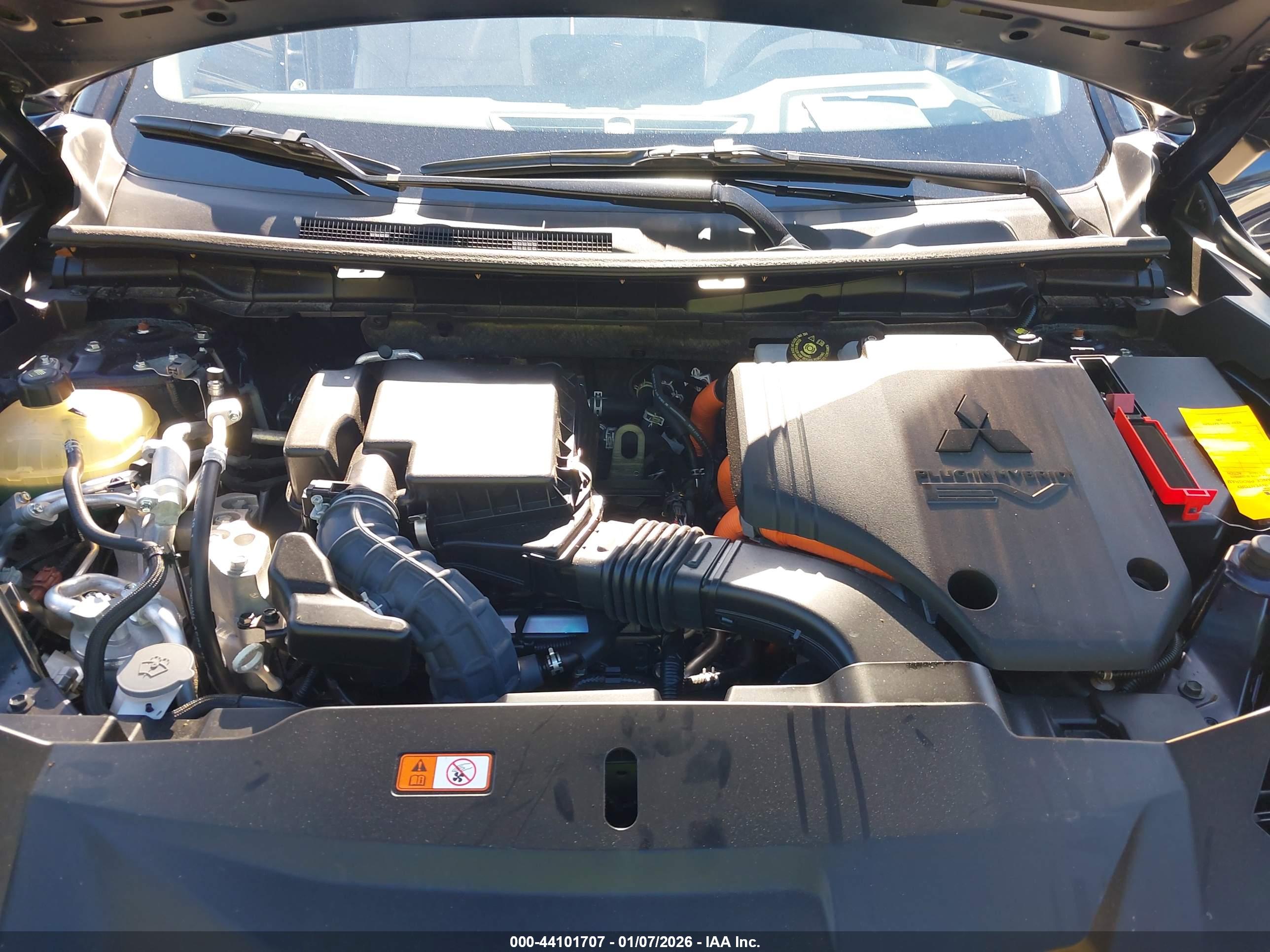 MITSUBISHI OUTLANDER image 10