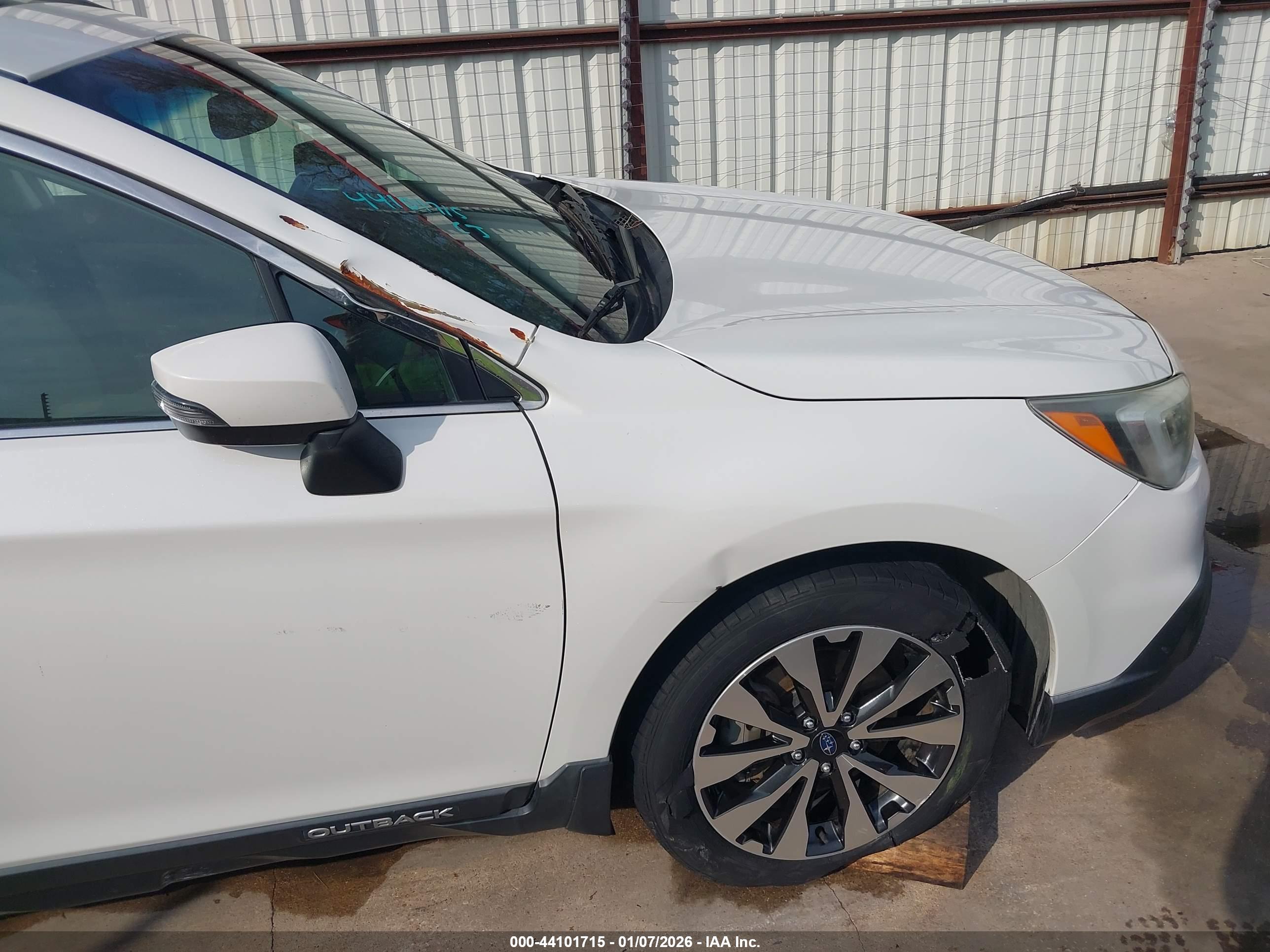 SUBARU OUTBACK image 6