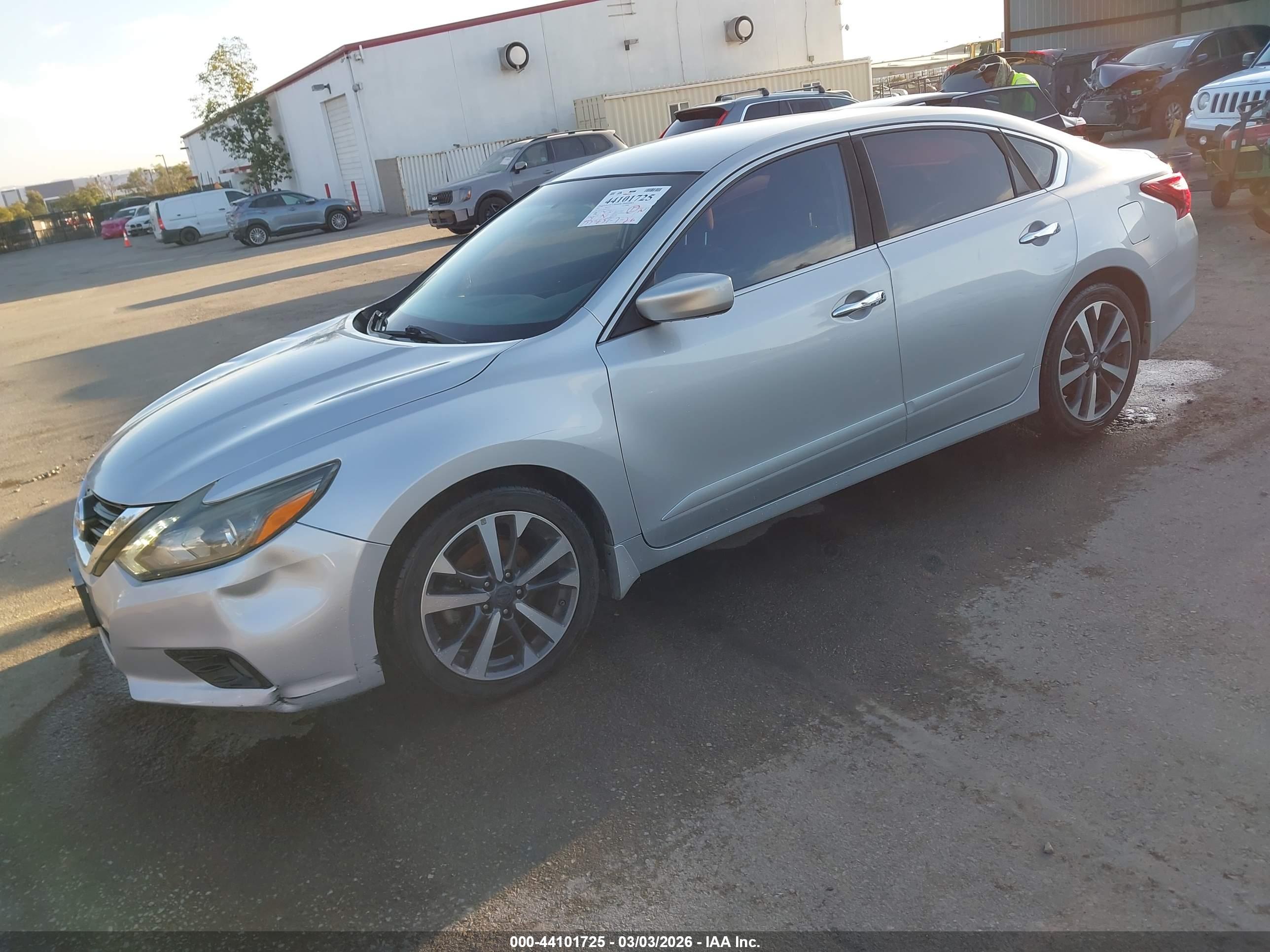 NISSAN ALTIMA image 2