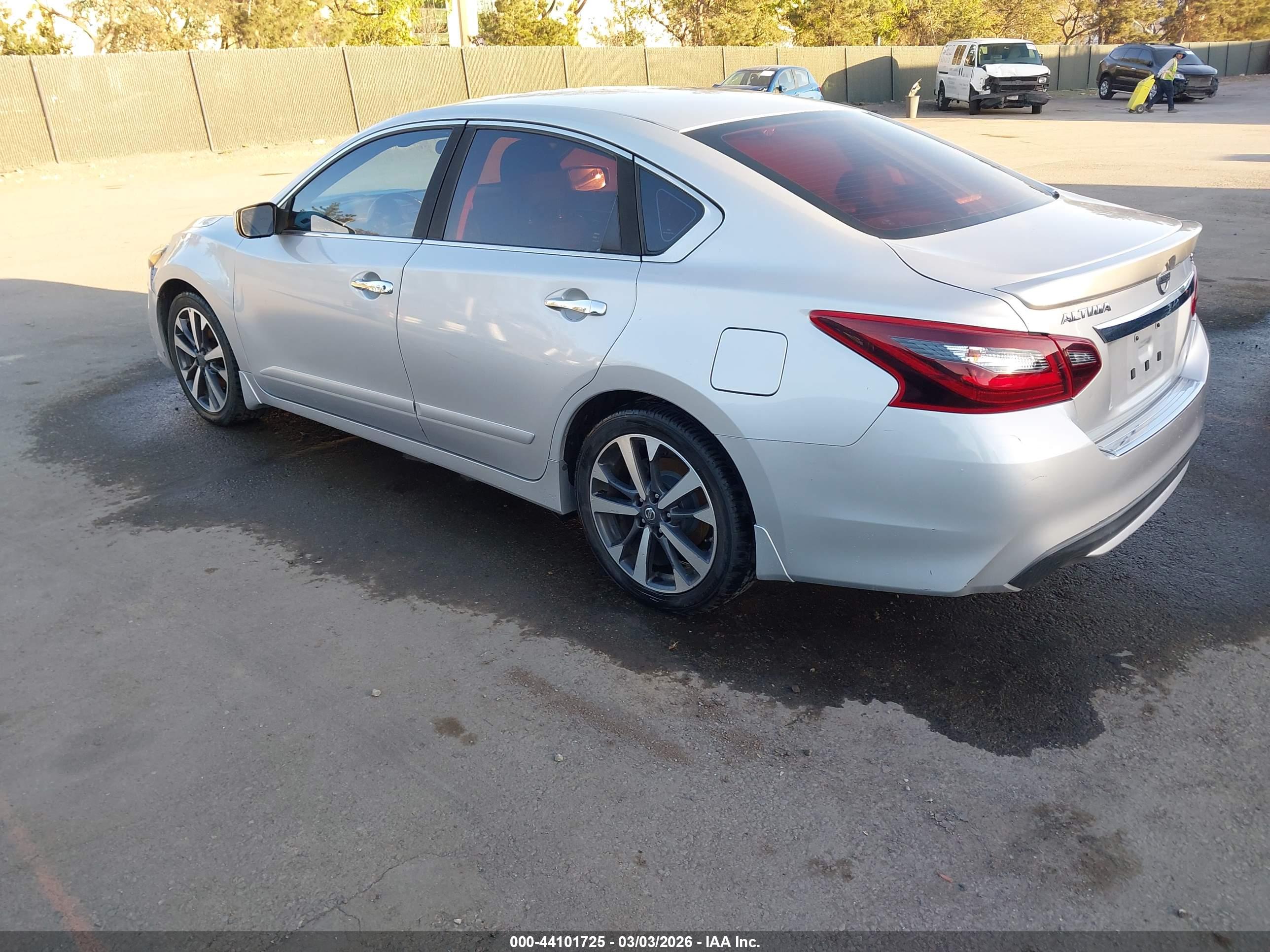 NISSAN ALTIMA image 3