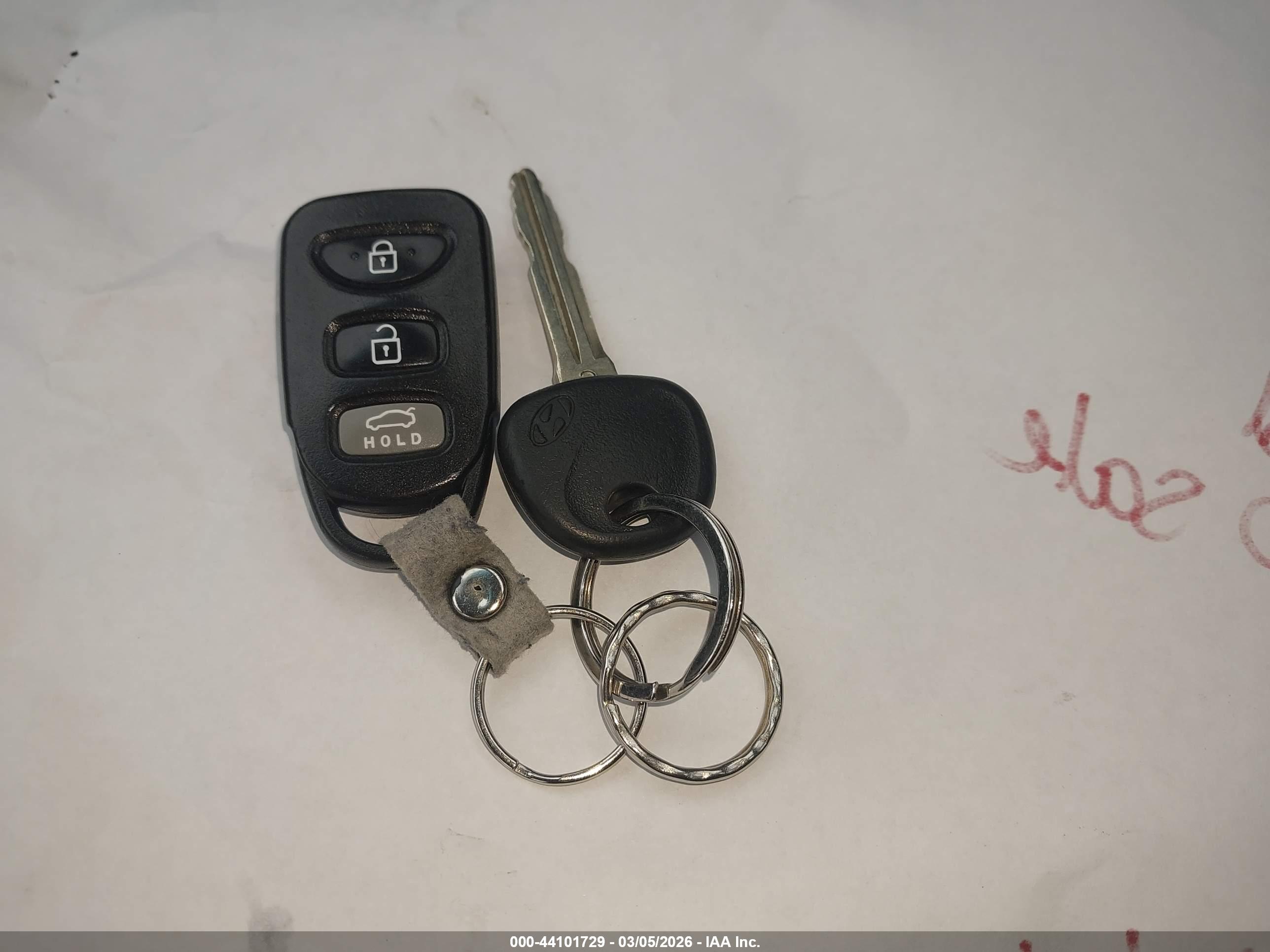 HYUNDAI ELANTRA image 11
