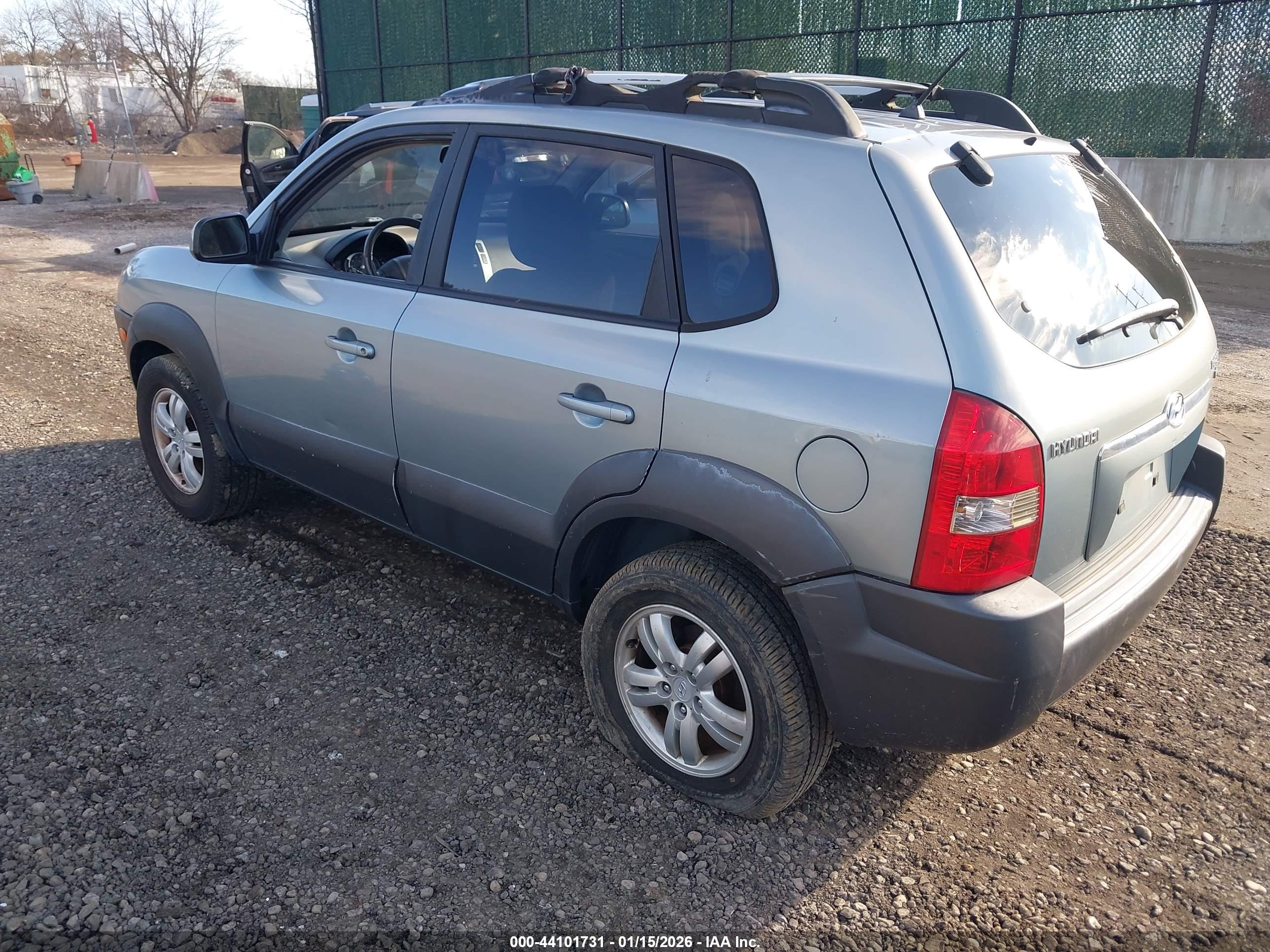 HYUNDAI TUCSON image 3