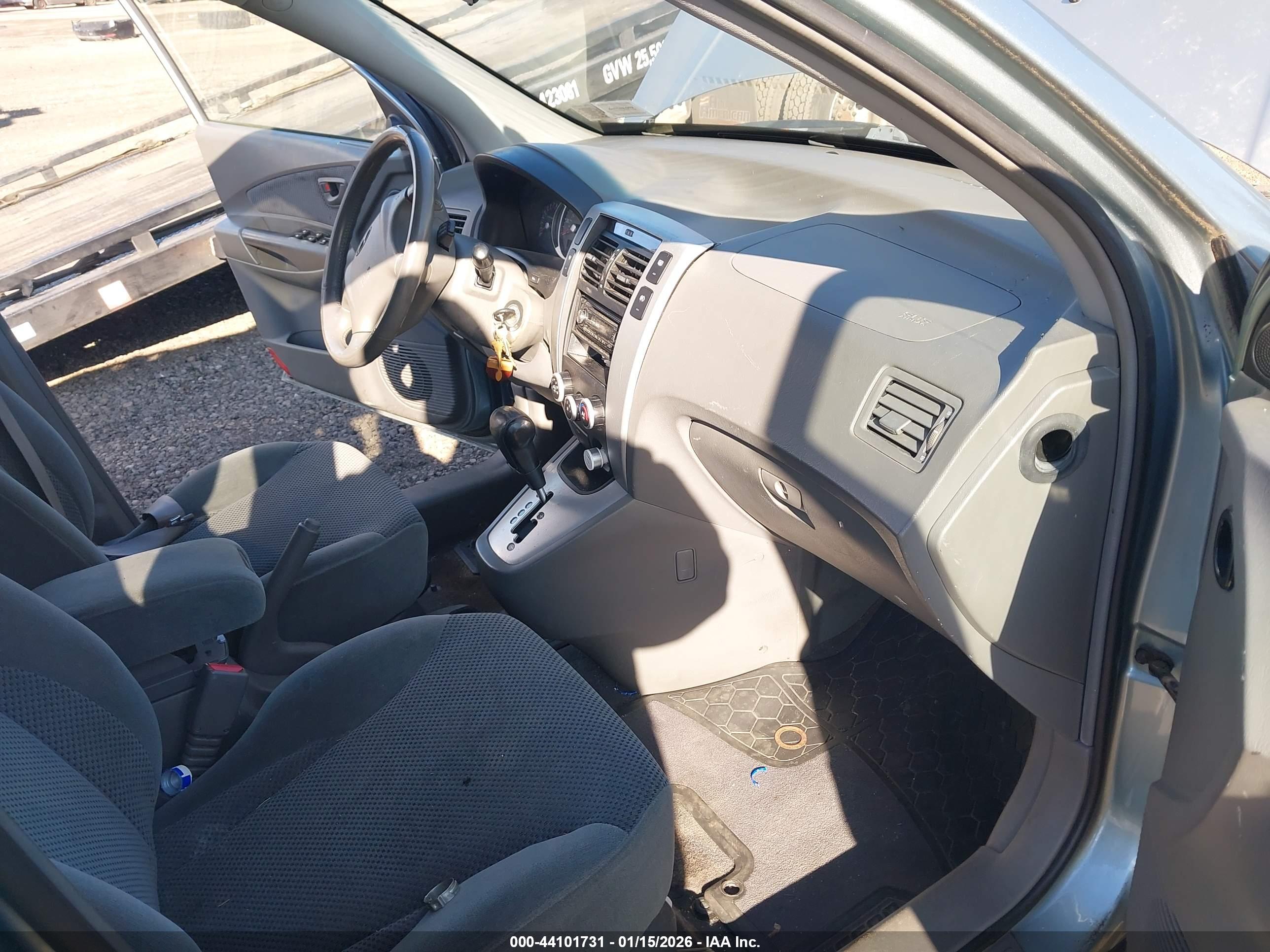 HYUNDAI TUCSON image 5