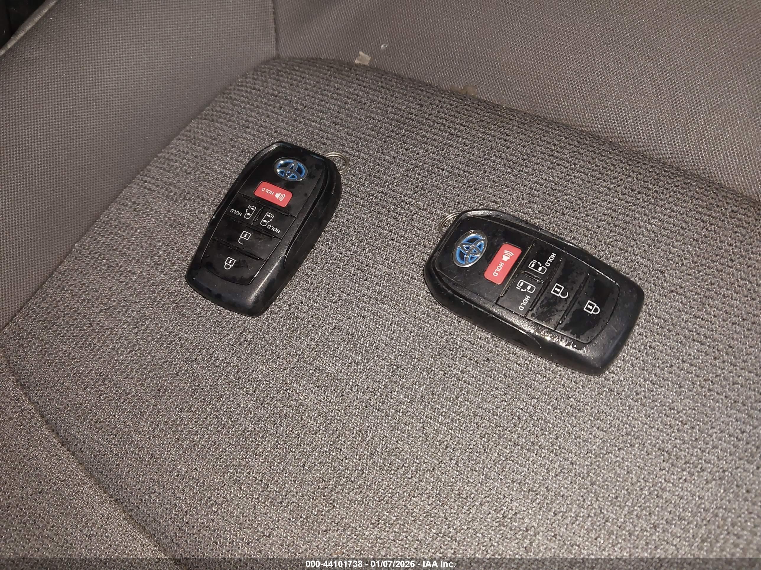 TOYOTA SIENNA image 11