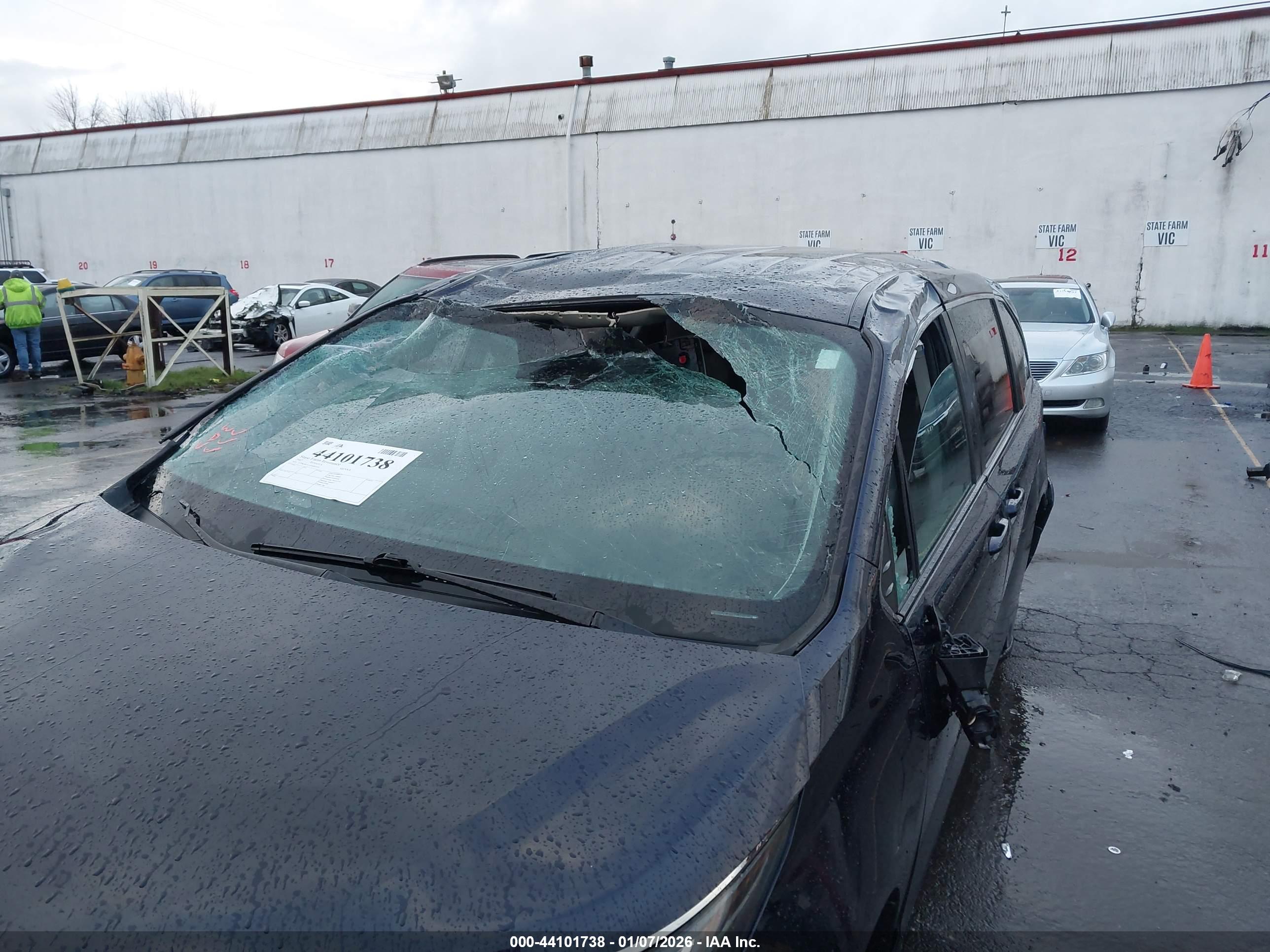 TOYOTA SIENNA image 6