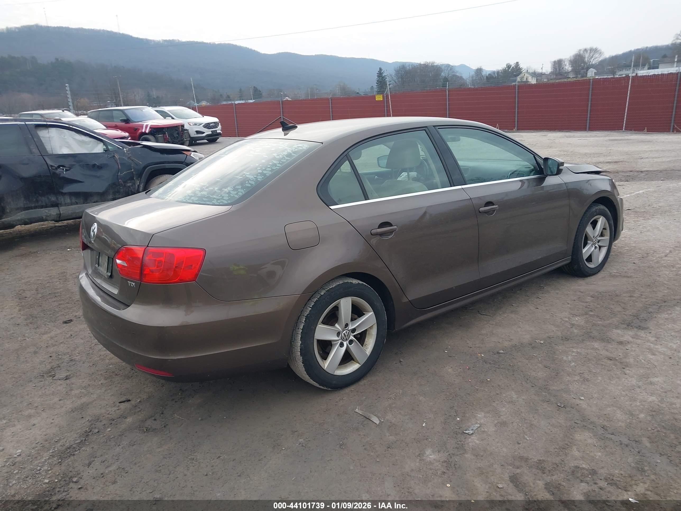 VOLKSWAGEN JETTA image 4