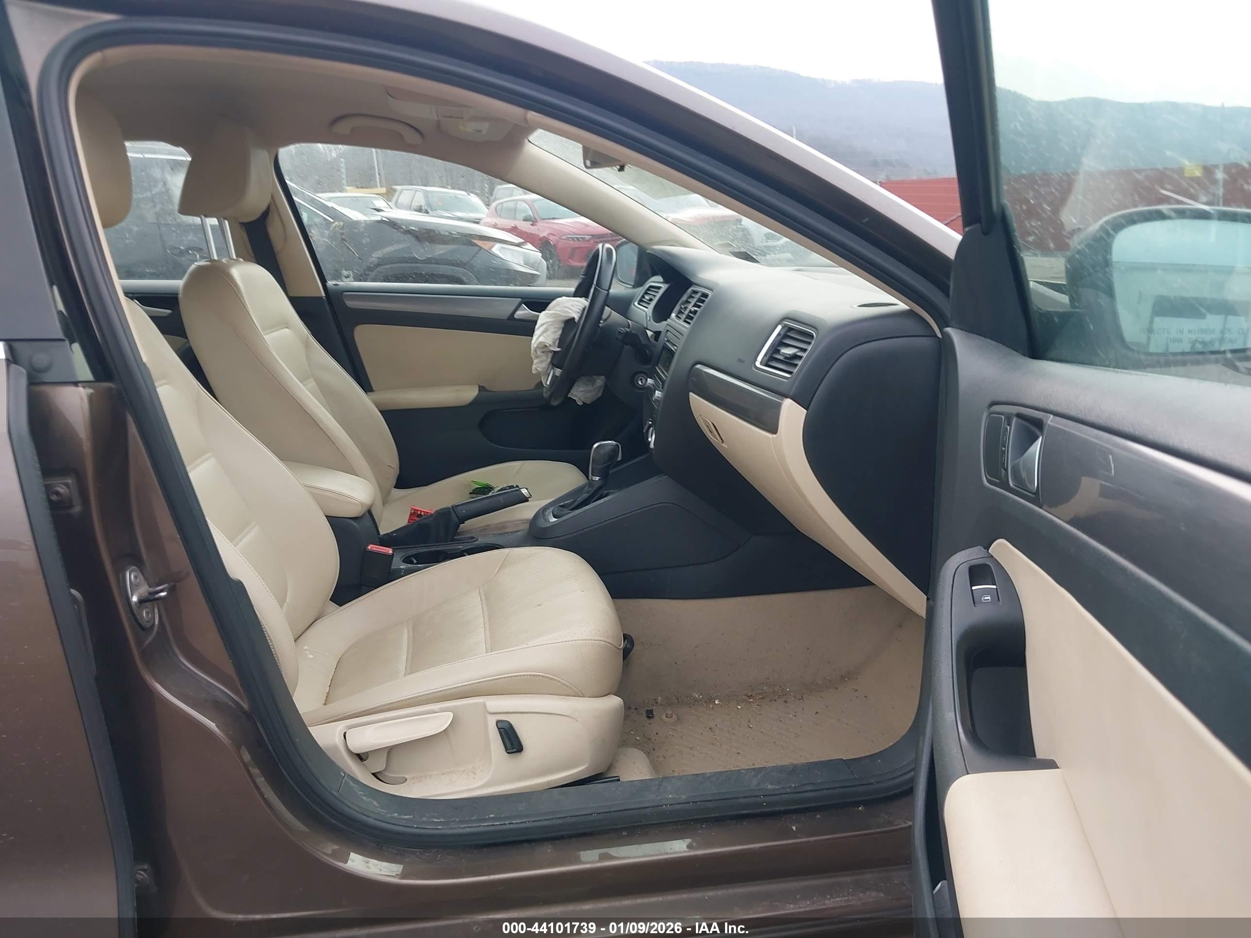 VOLKSWAGEN JETTA image 5