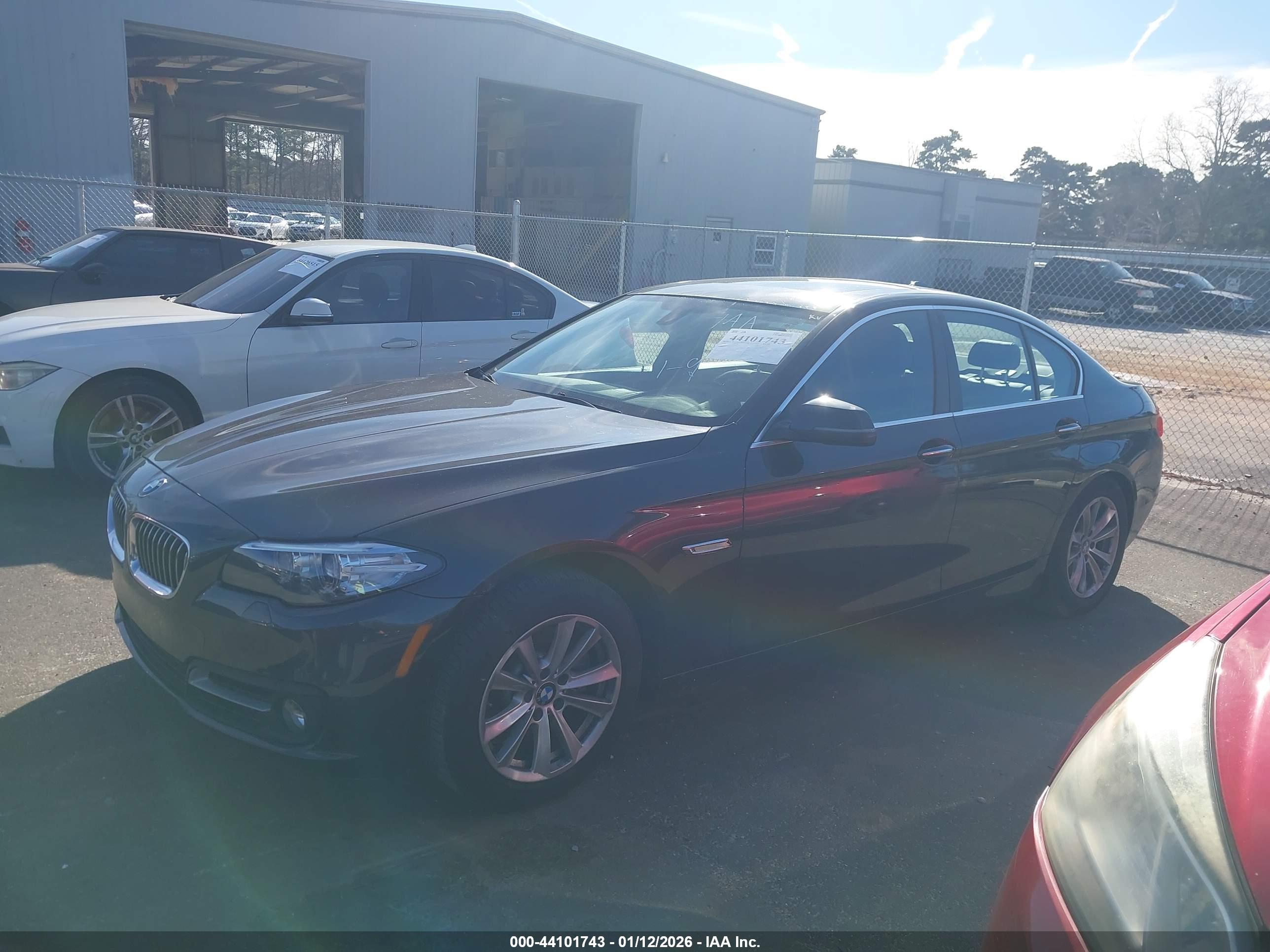 BMW 528I image 2