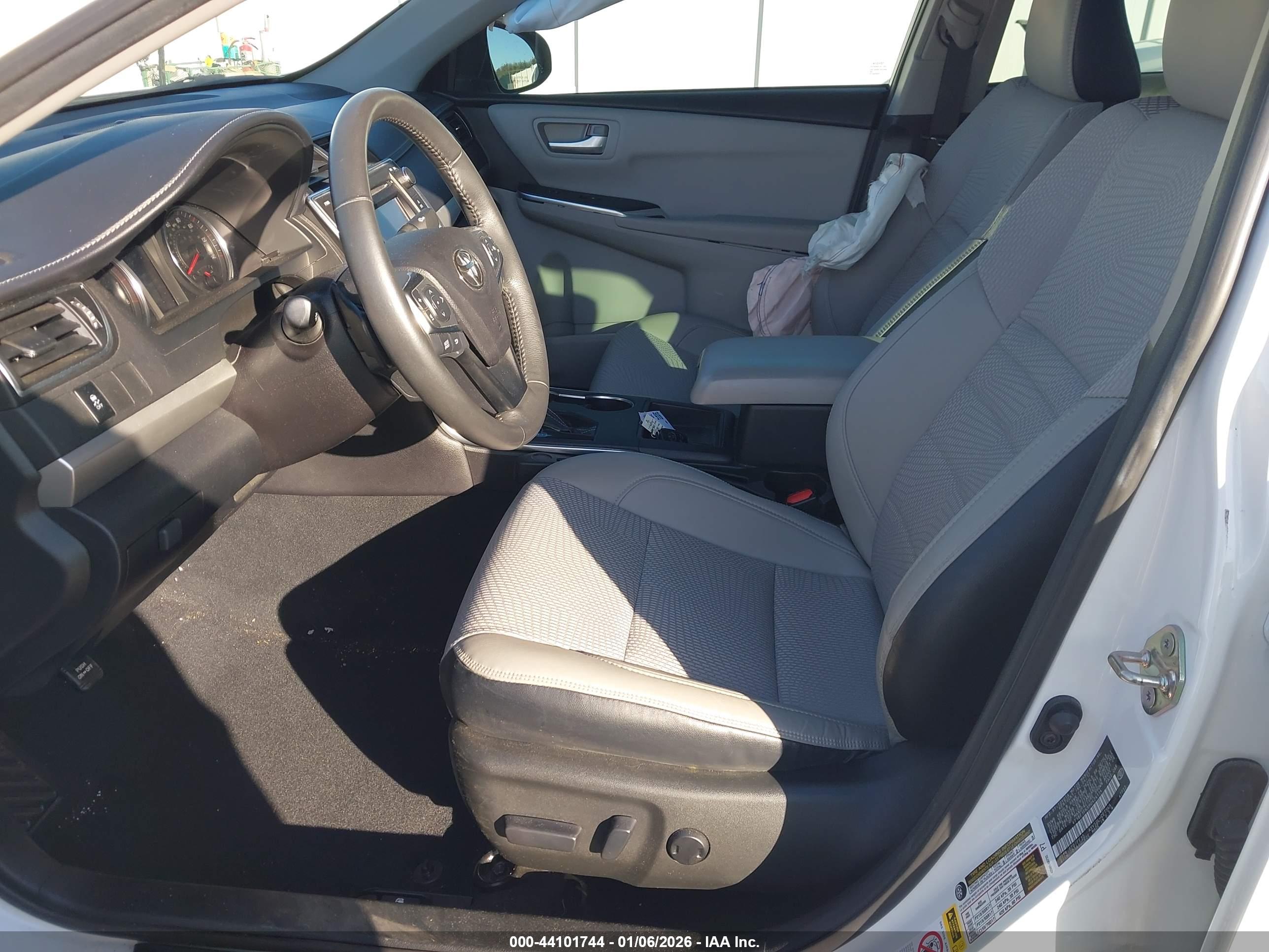 TOYOTA CAMRY image 5